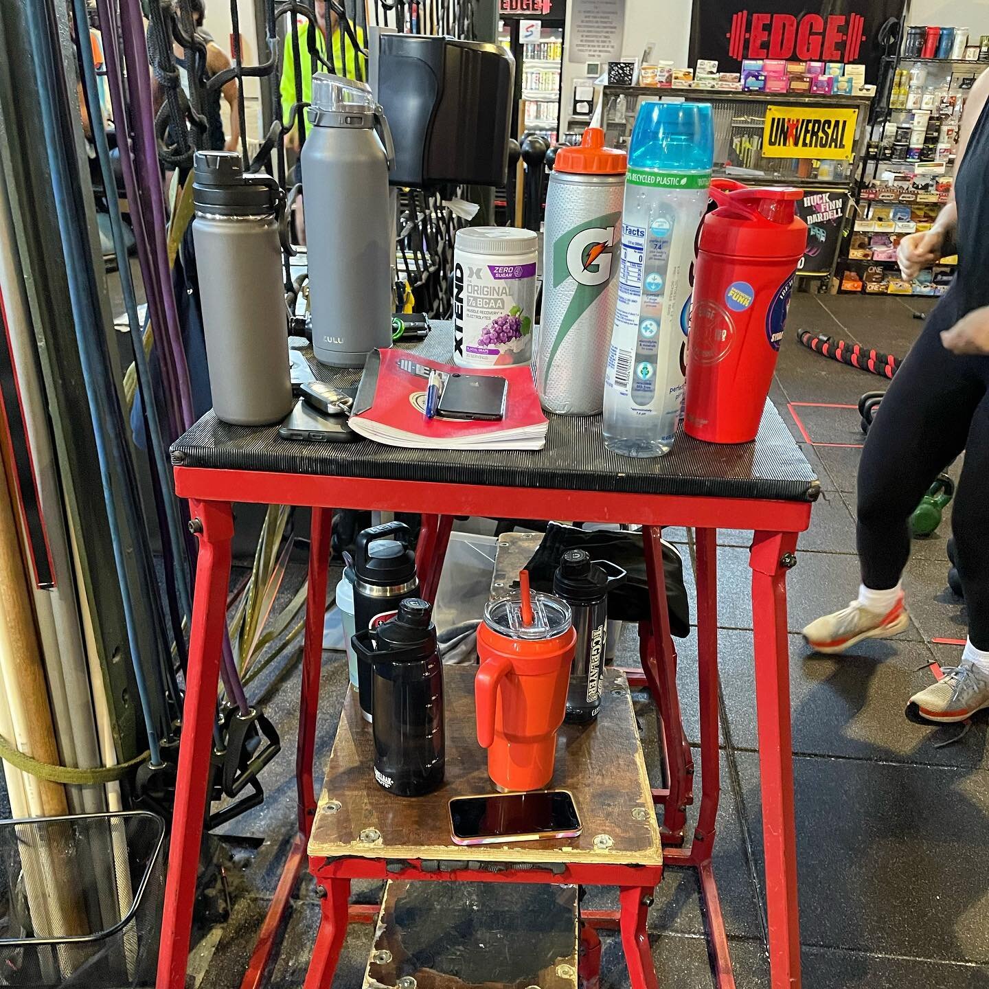 Friday Fit Tip: Don’t forget to hydrate!#universalwaterbottlestation #edgefamily #edgesyracuse #fitfam #strength #fitness #fitfriday