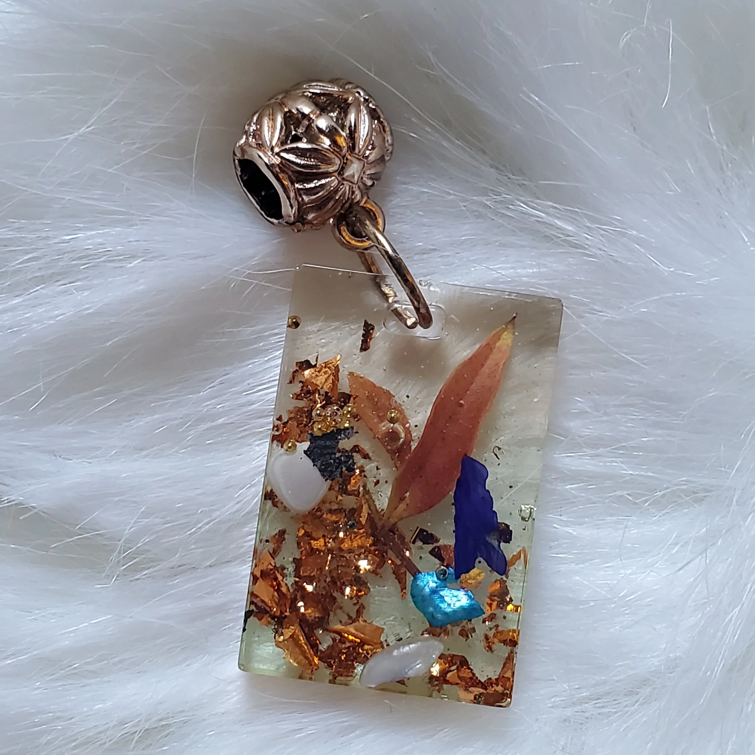 Sally Chan-BC007- Resin Pendant.jpg