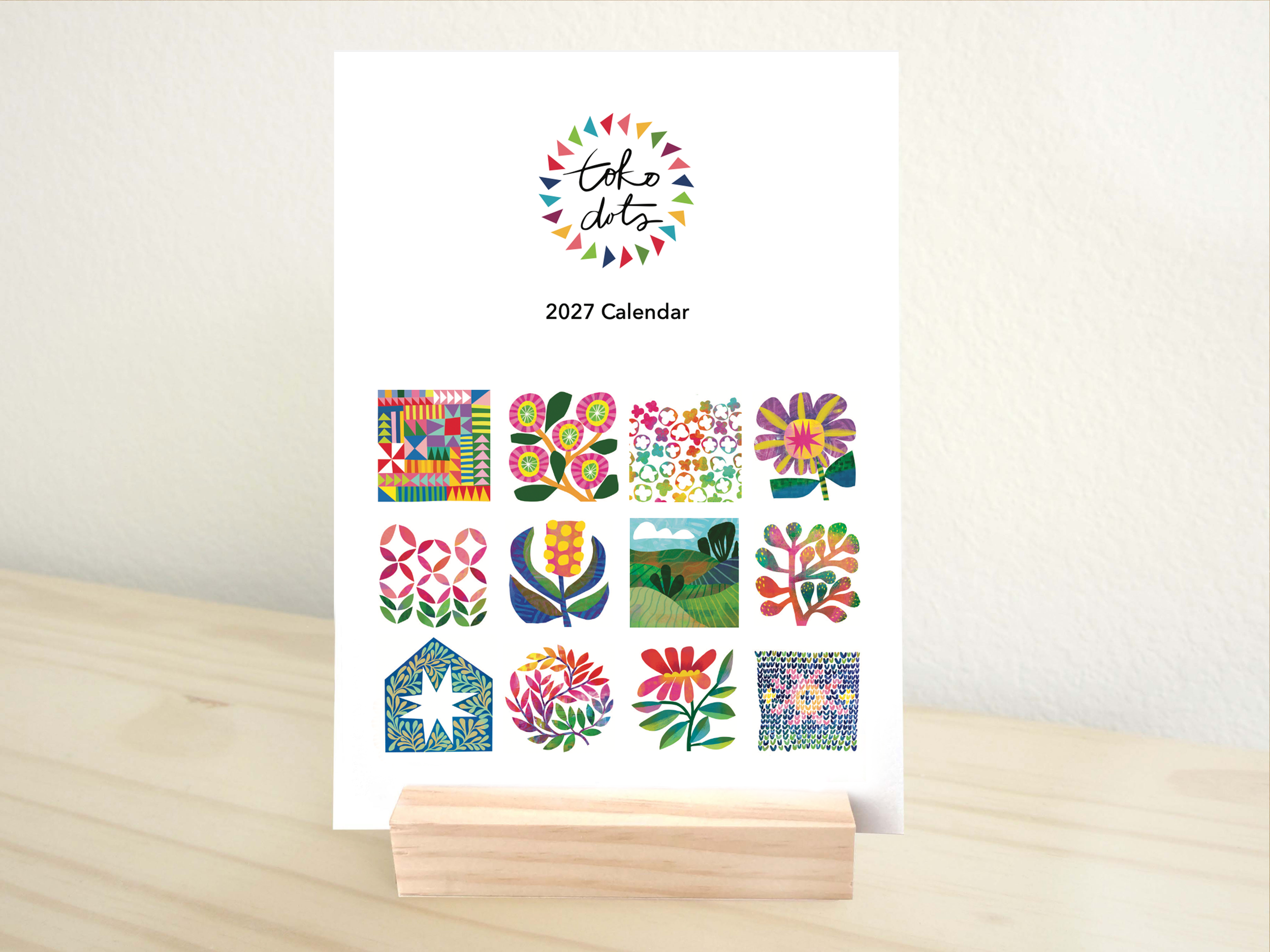 2027_Calendar stand.png