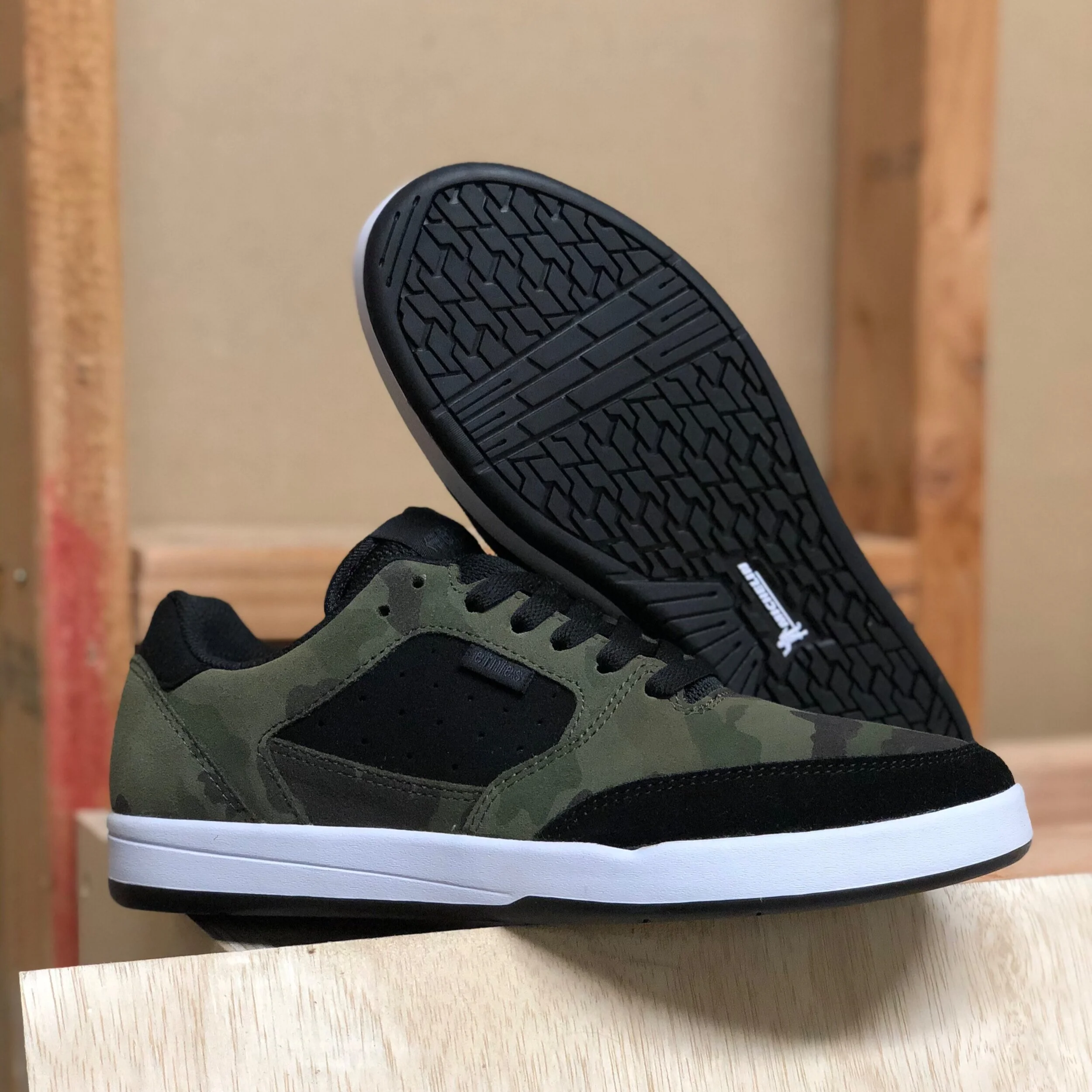 etnies camo