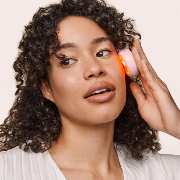 Solawave 2-in-1 Skincare Mini LED Red Light Device1.webp
