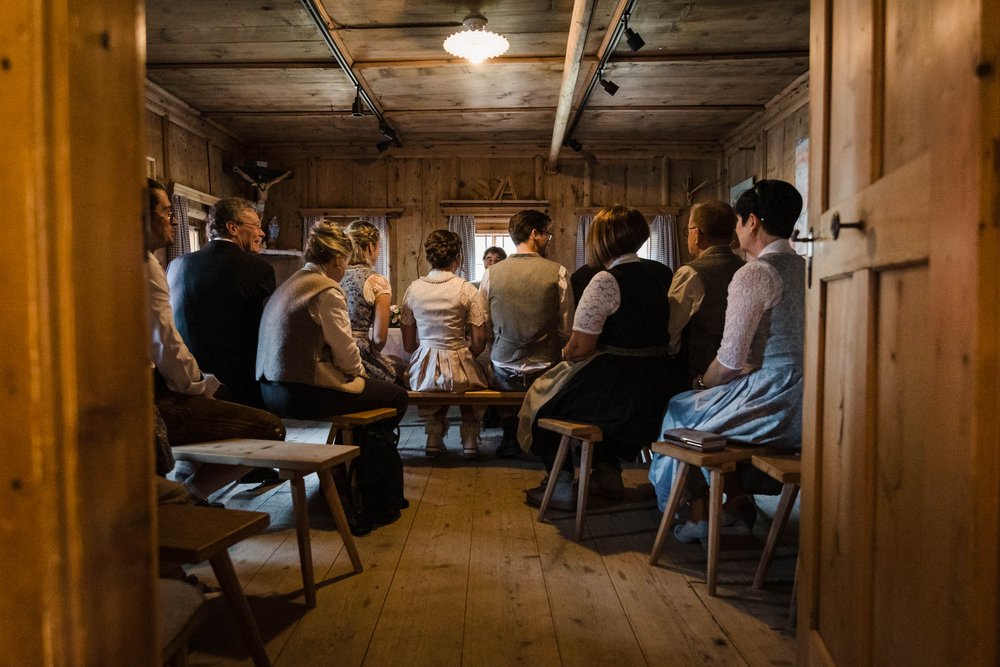 Hochzeit im Zillertaler Traditionshaus.jpg