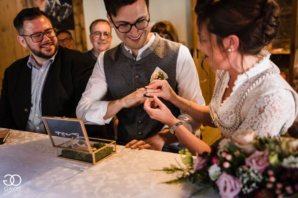 Ringtausch bei hochzeit.jpg