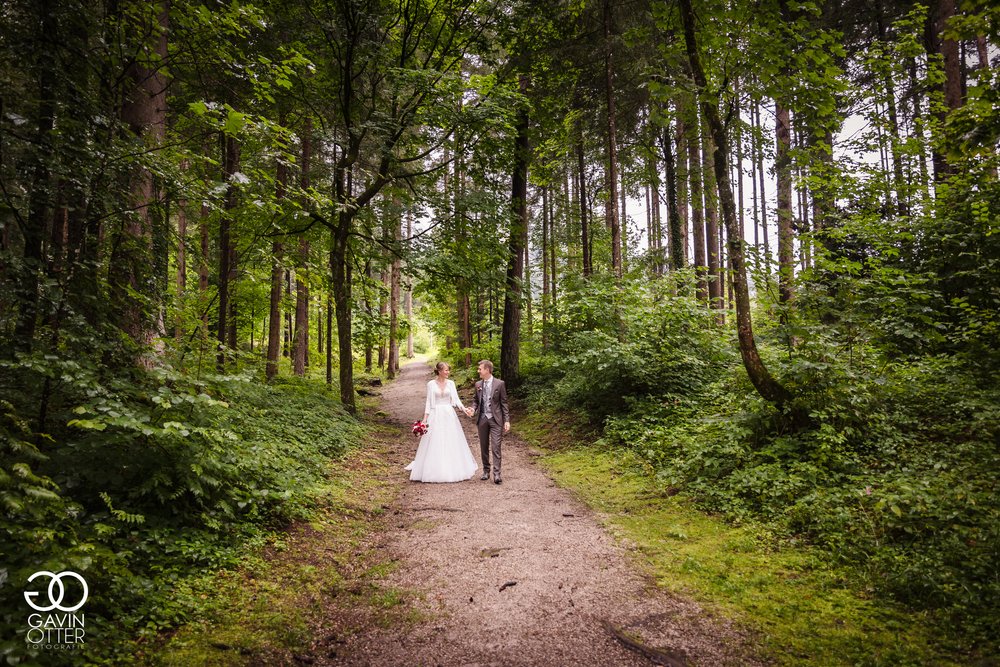 Brautpaar im Wald.jpg