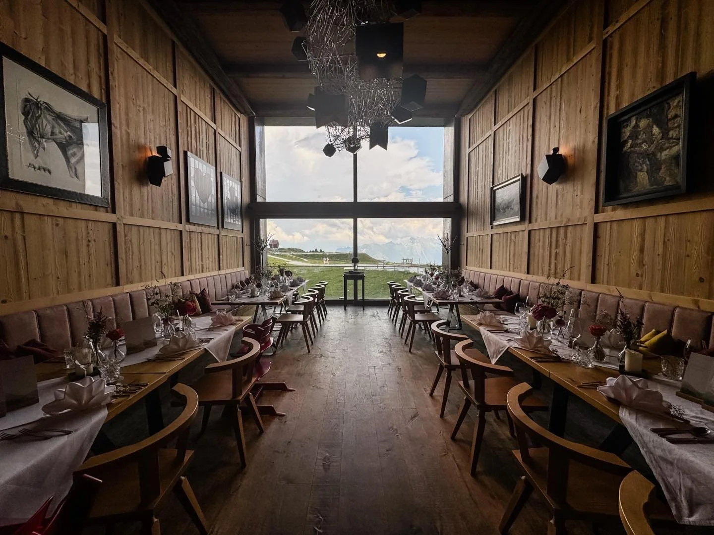 Zur&uuml;ck auf der @granatalm f&uuml;r eine weitere Hochzeit mit tollen Leuten. Und das Wetter hat auch mitgespielt! Back at the #granatalm for another wedding with some great people. And the weather played ball too!