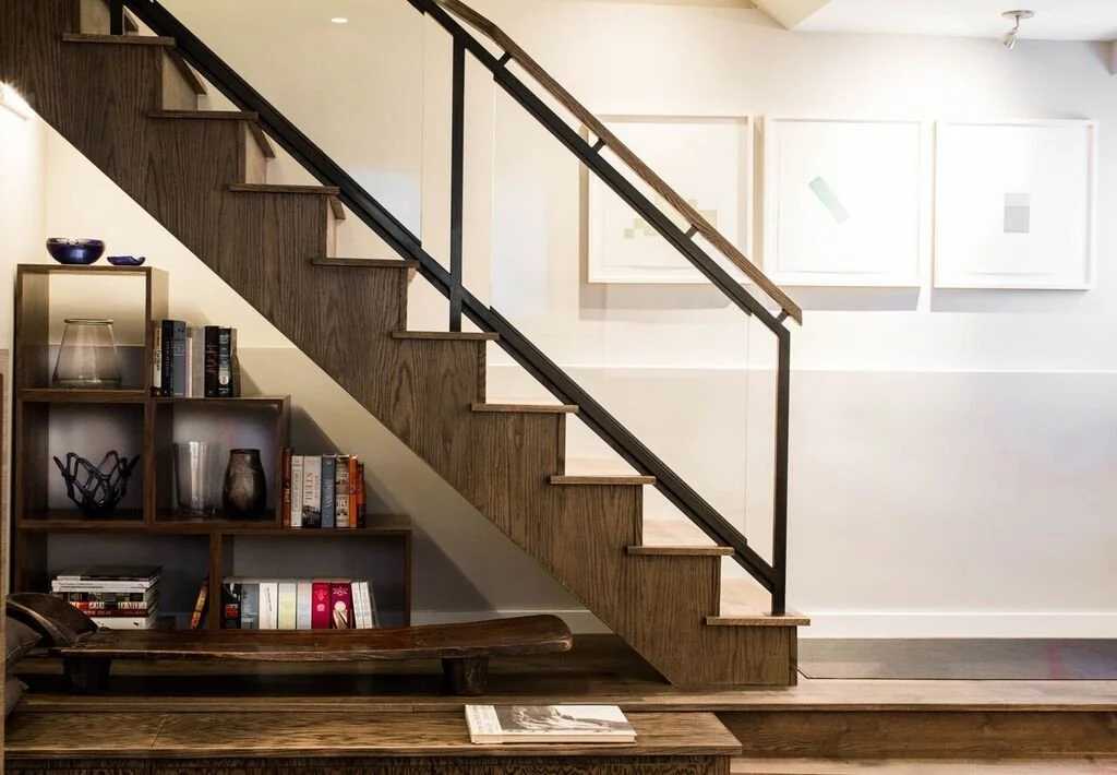 Glass panel railing.jpg