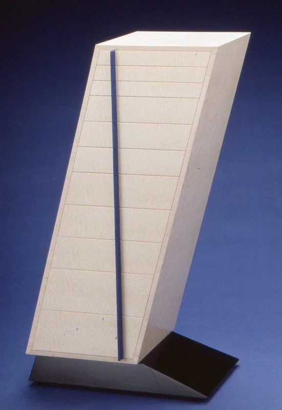 Leaning cabinet