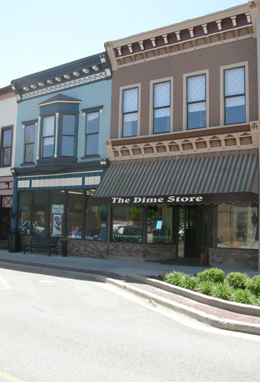 Our Original Location ….. this is where it all began. Founded in 1907, Mose Wolfberg started The Wakarusa Dime Store. The Wolfberg family owned the Wakarusa Dime Store over 7 decades. Son, Louis Wolfberg began the Jumbo Jelly Bean Tradition in 1969 designed for the local community Spring Festival. 103 E Waterford St. Wakarusa INDIANA