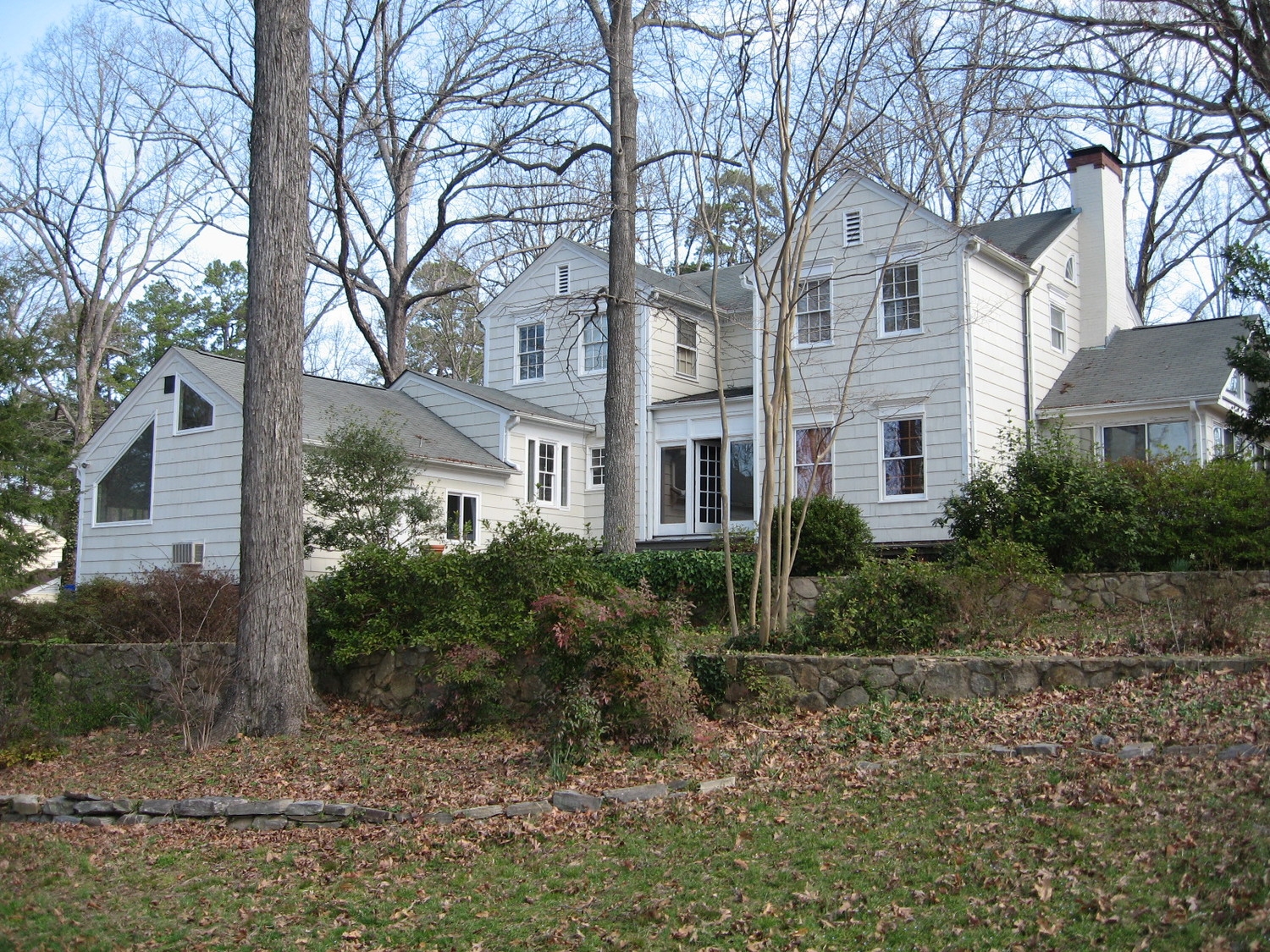 existing house before renovation.