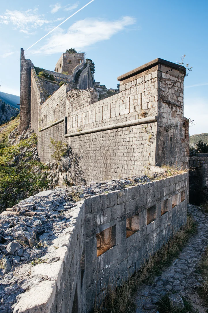 The walls were constructed from the rocky terrain. They range from 2-16 meters thick and are about 20 meters high. 