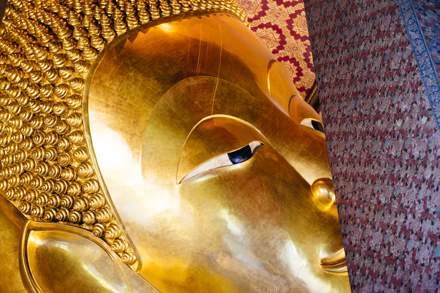 Reclining Buddha.