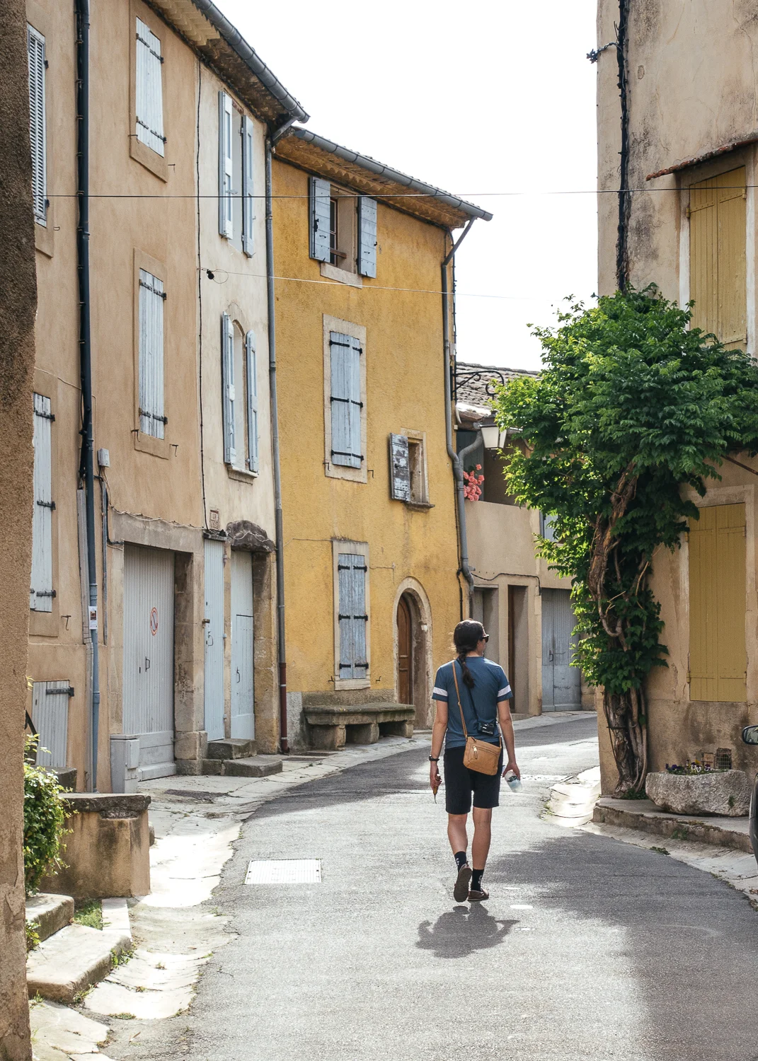 Chelsea explores the town of Lourmarin.