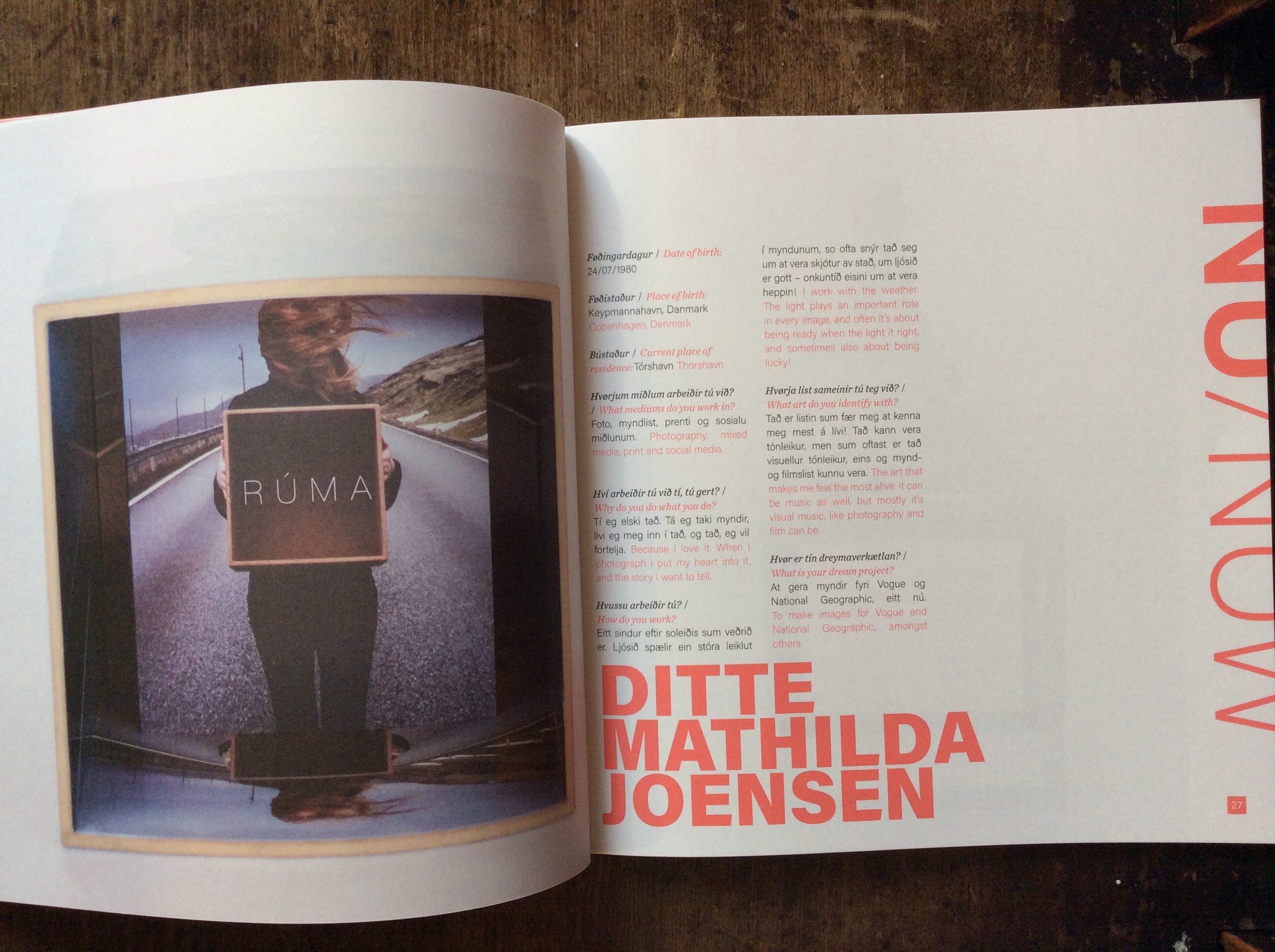 Ditte Mathilda Joensen er við á framsýningini og hevur sniðgivið katalogið