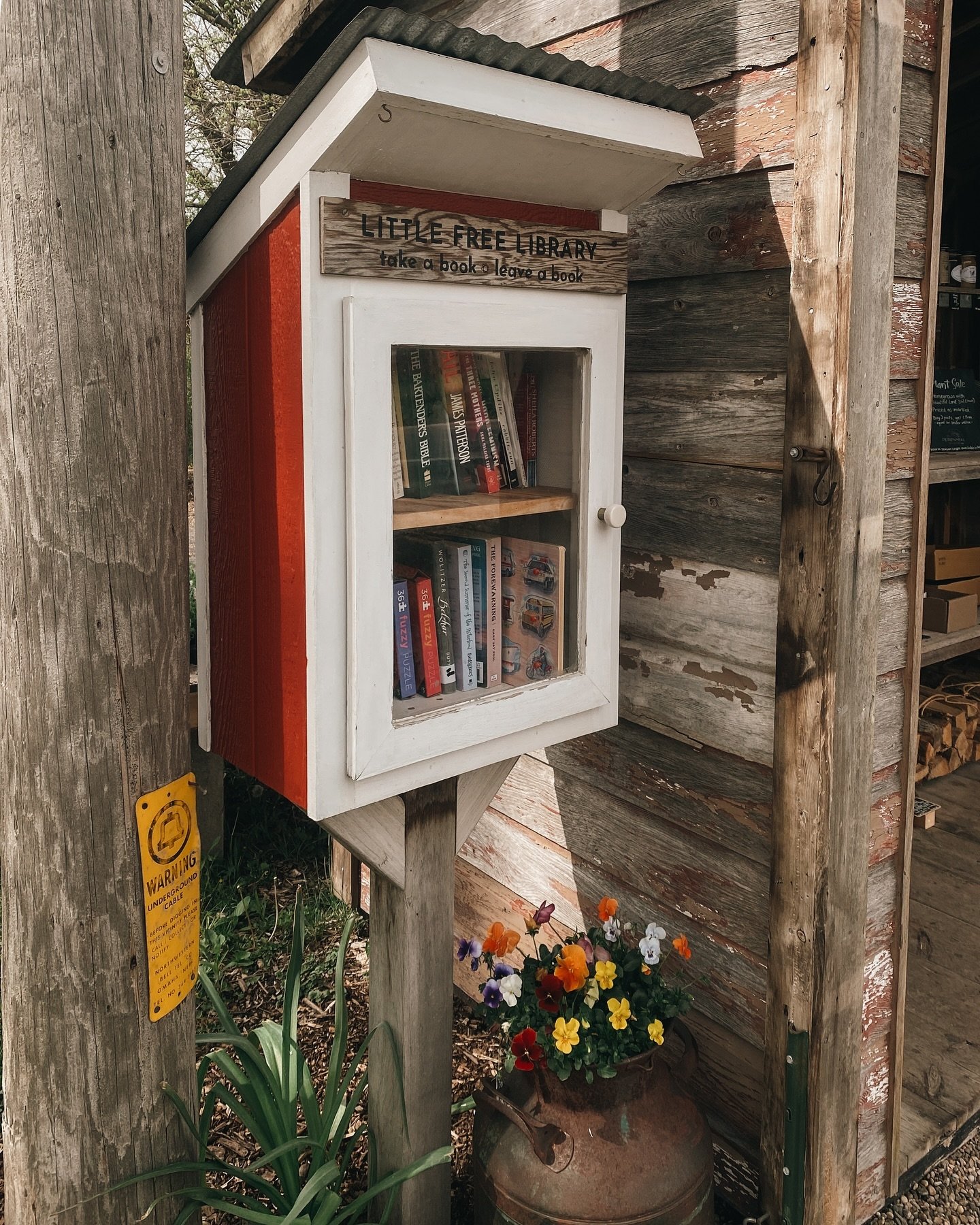 ✨ Little Free Library appreciation post ✨

We&rsquo;ve had this little free library for several years now, and we think it&rsquo;s the perfect addition to our honor system farmstand. From it, we&rsquo;ve read lots of good books over the years and it&