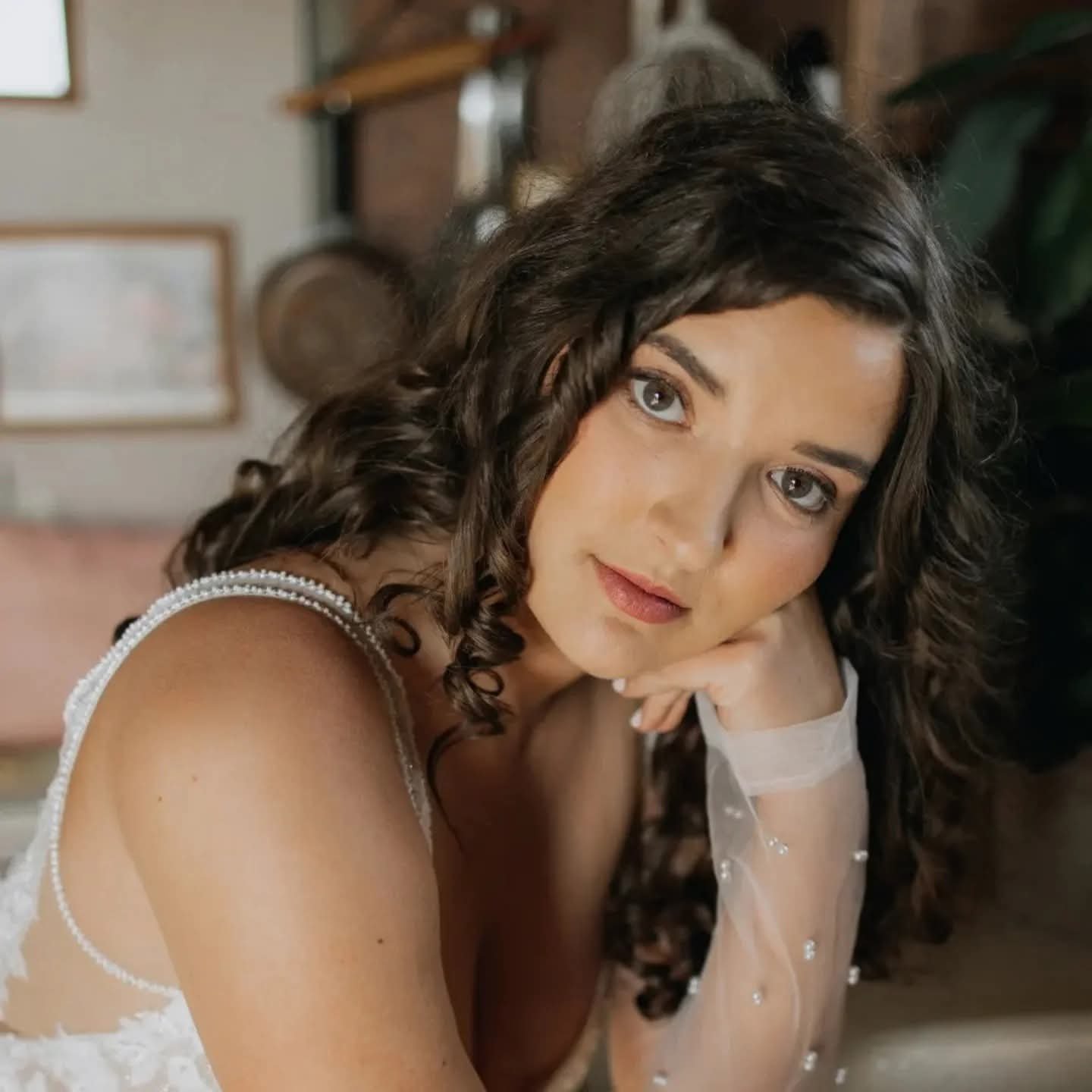 Effortless bridal hairstyle for wedding in Iowa City Iowa