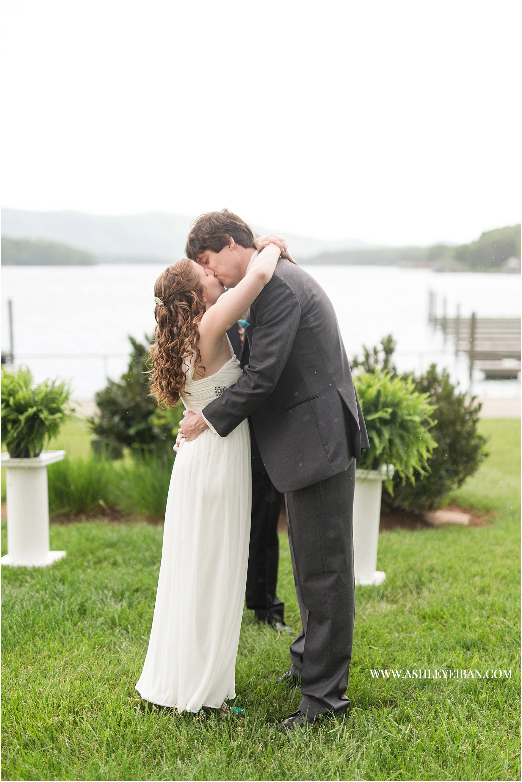 Smith Mountain Lake Wedding || Elopement and Wedding Photographer  || Ashley Eiban Photography || www.ashleyeiban.com