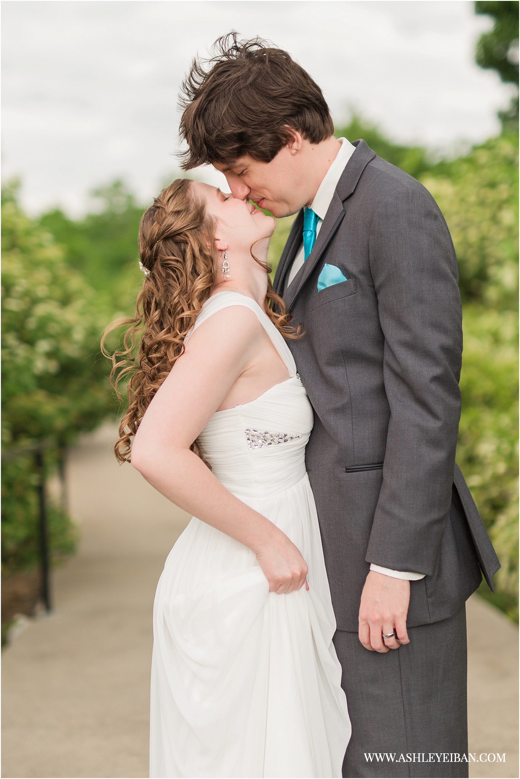 Smith Mountain Lake Wedding || Elopement and Wedding Photographer || Ashley Eiban Photography || www.ashleyeiban.com