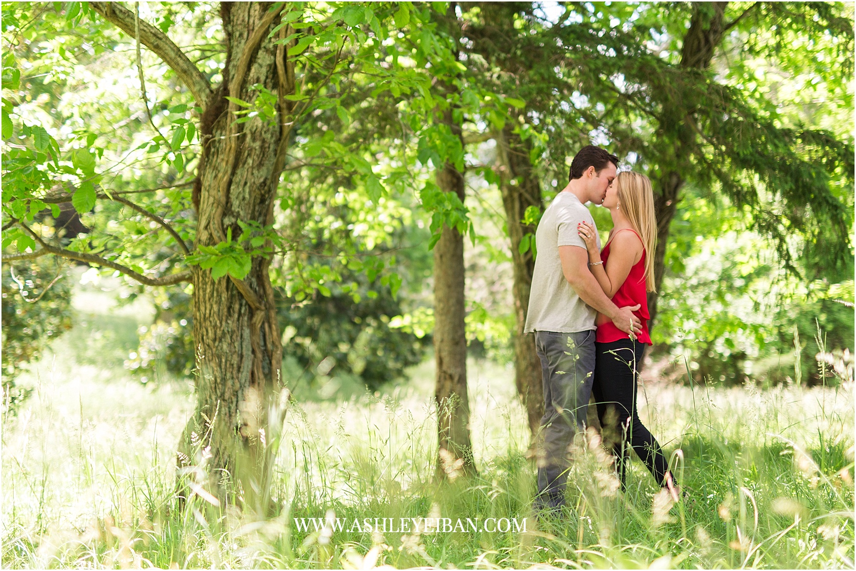 Sweet Briar Engagement || Lynchburg Wedding and Engagement Photographer || Ashley Eiban Photography || www.ashleyeiban.com