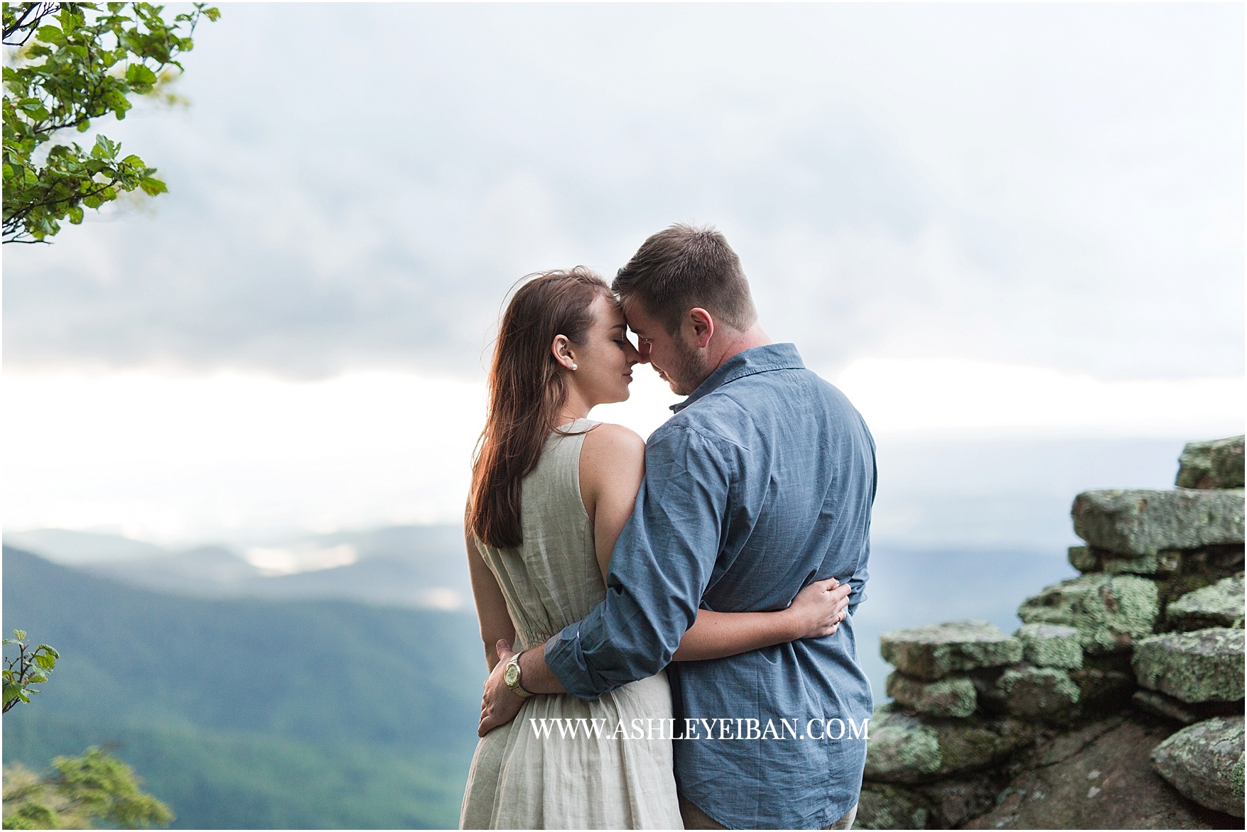 Mountaintop Engagement Session || Lynchburg Wedding and Engagement Photographer || www.ashleyeiban.com