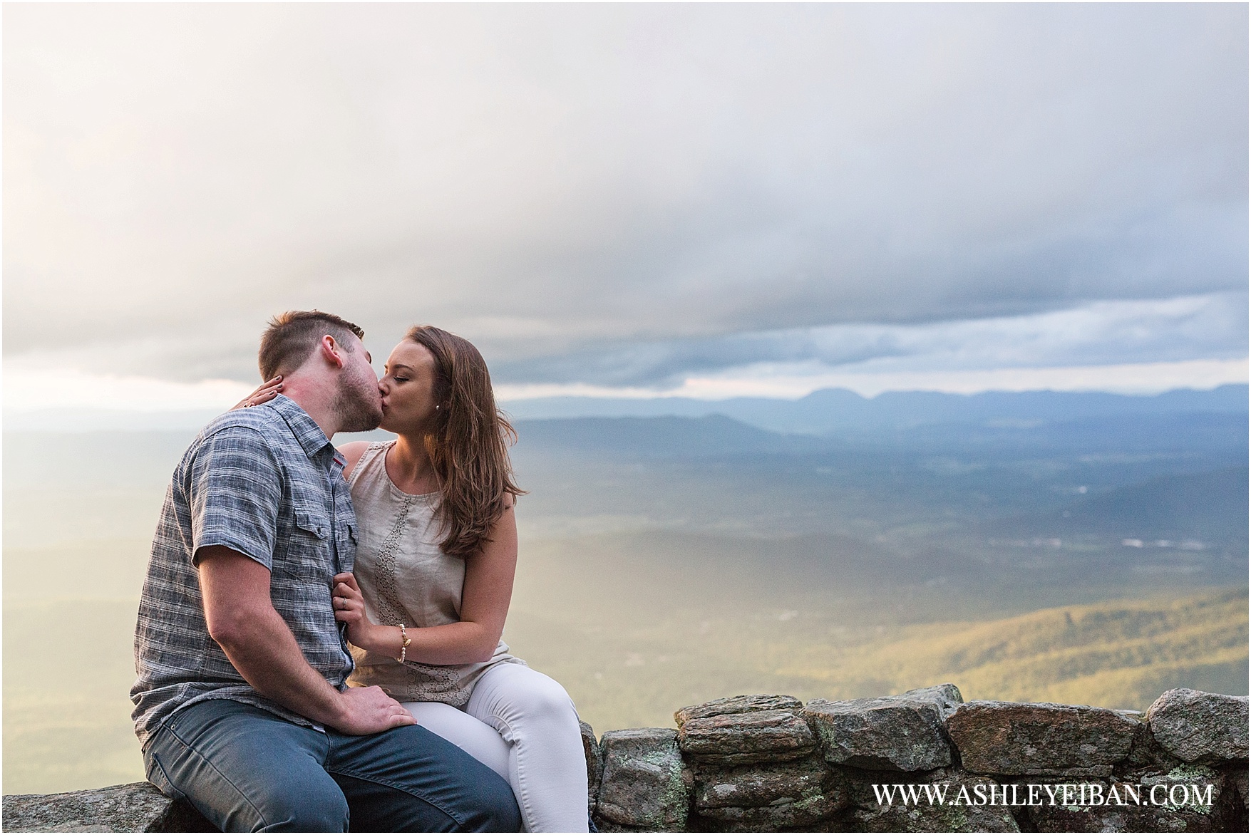 Mountaintop Engagement Session || Lynchburg Wedding and Engagement Photographer || www.ashleyeiban.com