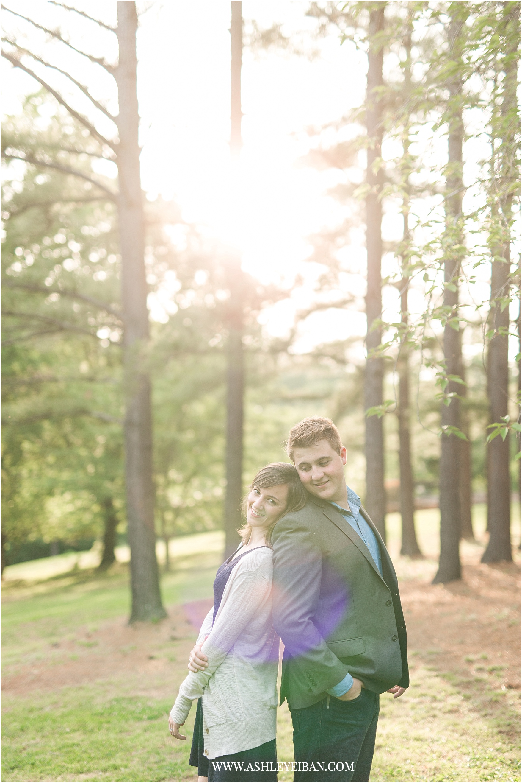 Lynchburg Engagement Session || Lynchburg Wedding Photographer || www.ashleyeiban.com