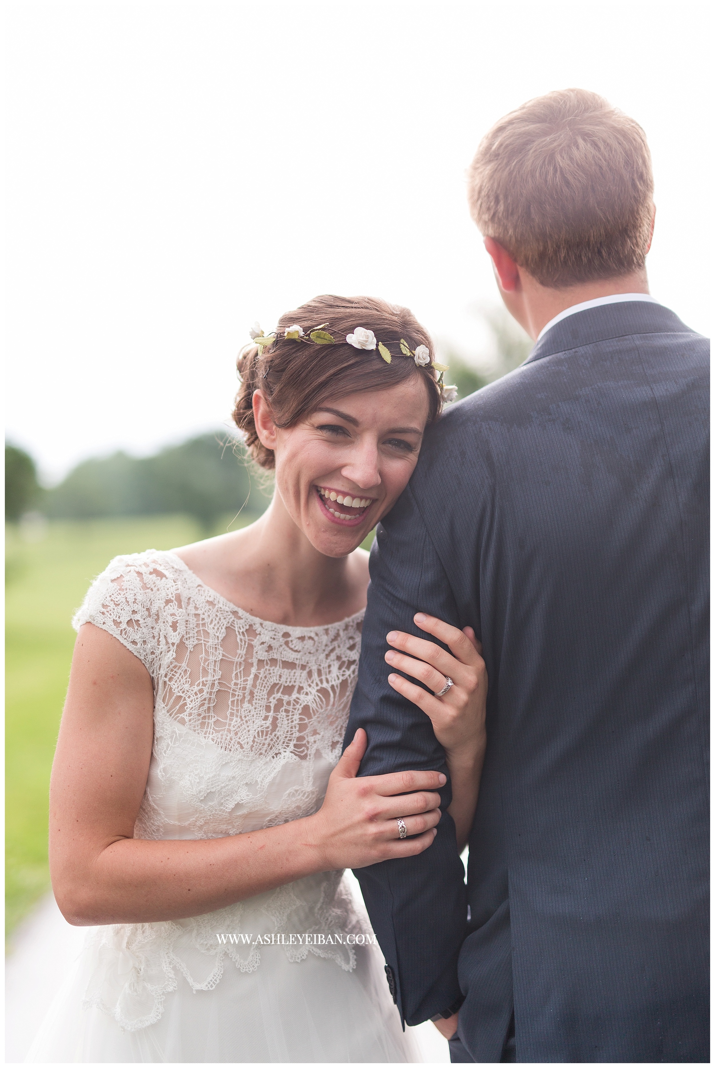 Lynchburg Wedding Photographer || Backyard Wedding || Ashley Eiban Photography || www.ashleyeiban.com