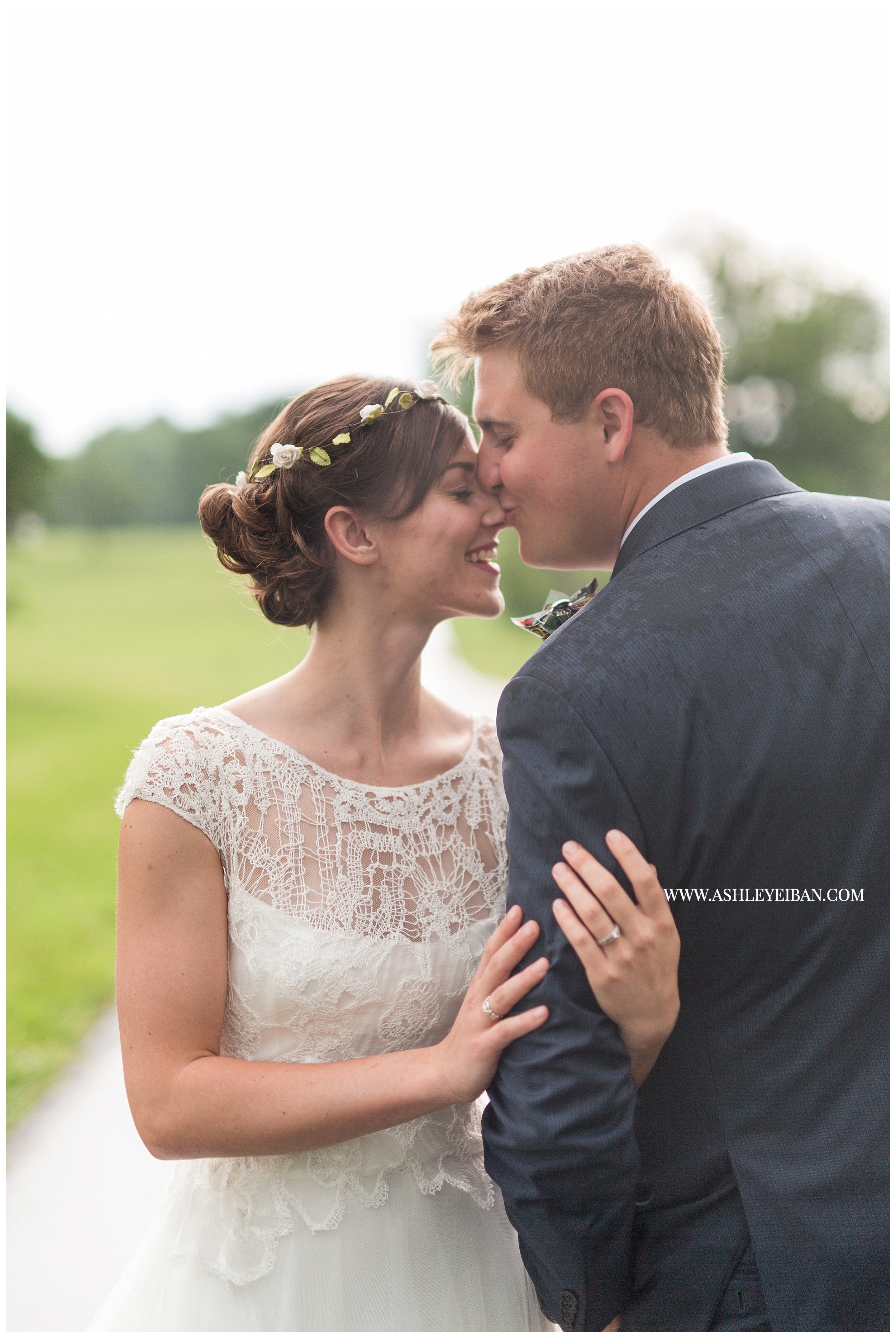 Lynchburg Wedding Photographer || Backyard Wedding || Ashley Eiban Photography || www.ashleyeiban.com