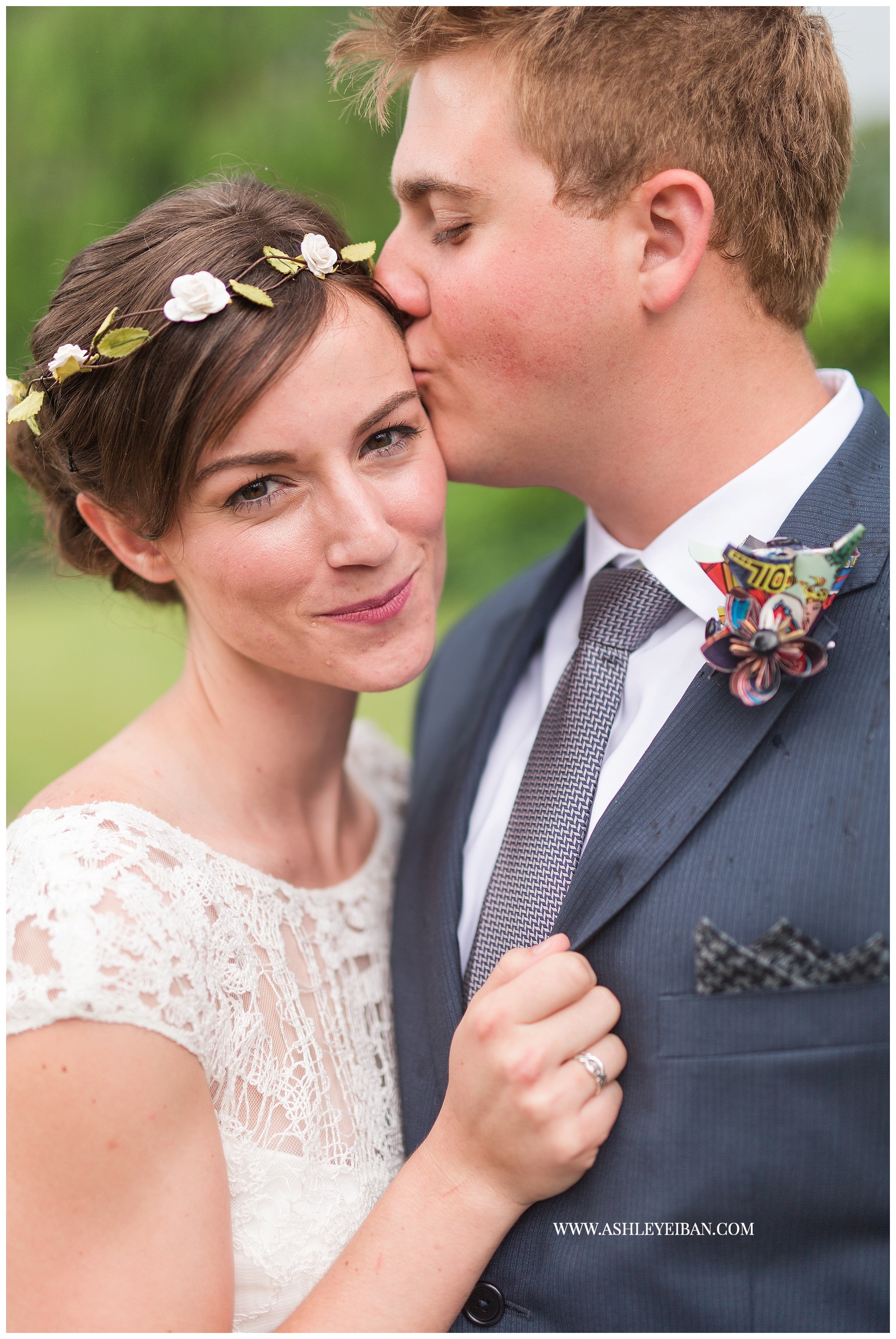 Lynchburg Wedding Photographer || Backyard Wedding || Ashley Eiban Photography || www.ashleyeiban.com