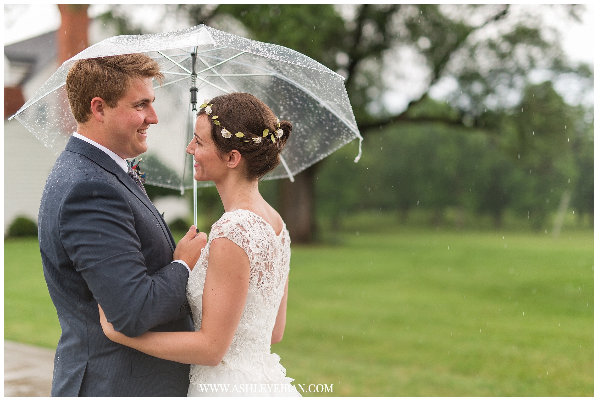 Lynchburg Wedding Photographer || Backyard Wedding || Ashley Eiban Photography || www.ashleyeiban.com