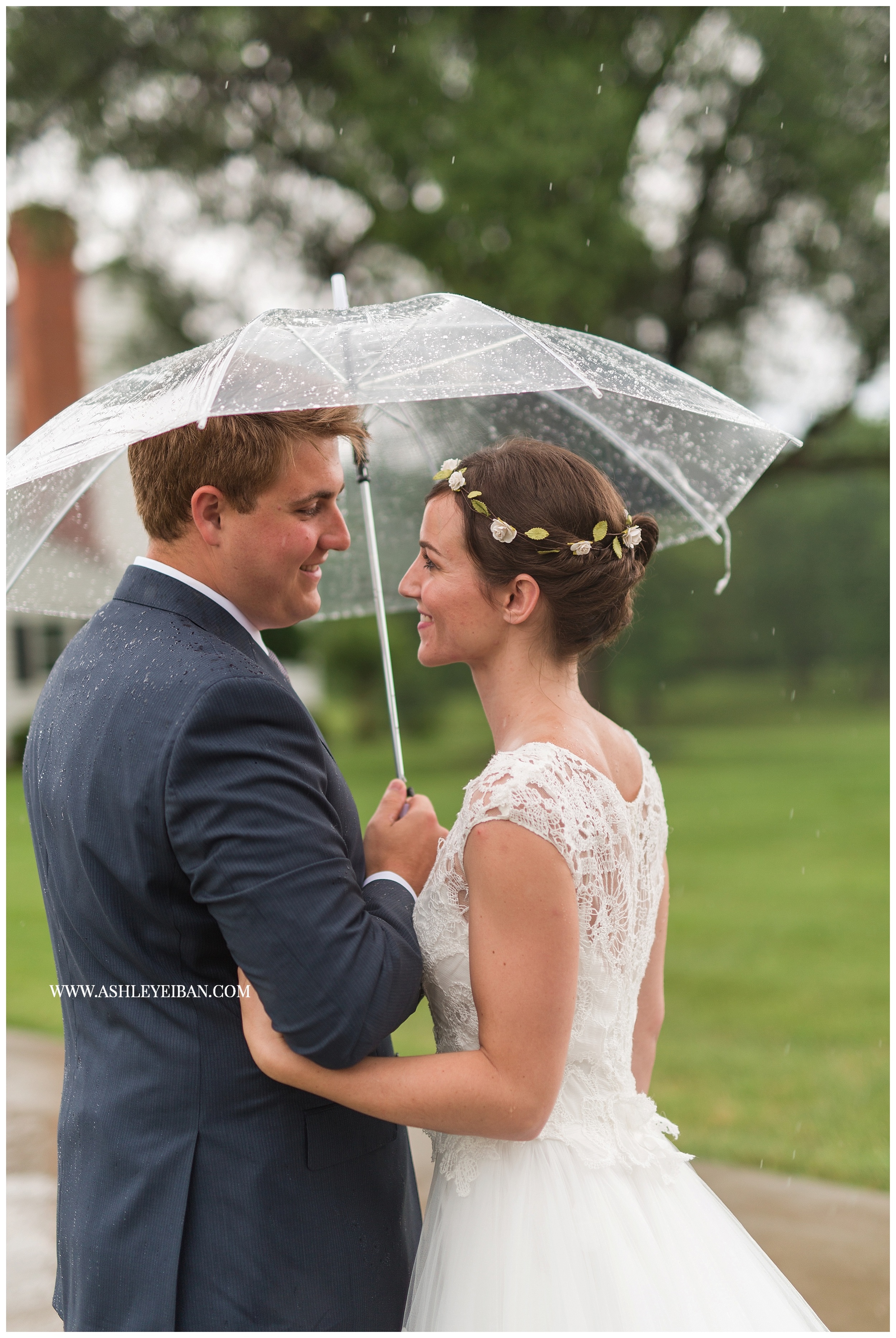 Lynchburg Wedding Photographer || Backyard Wedding || Ashley Eiban Photography || www.ashleyeiban.com