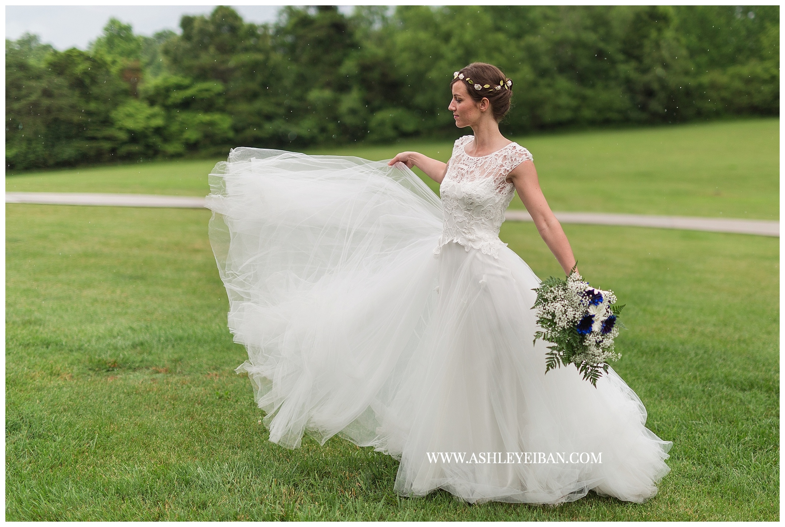 Lynchburg Wedding Photographer || Backyard Virginia Wedding || Ashley Eiban Photography || www.ashleyeiban.com