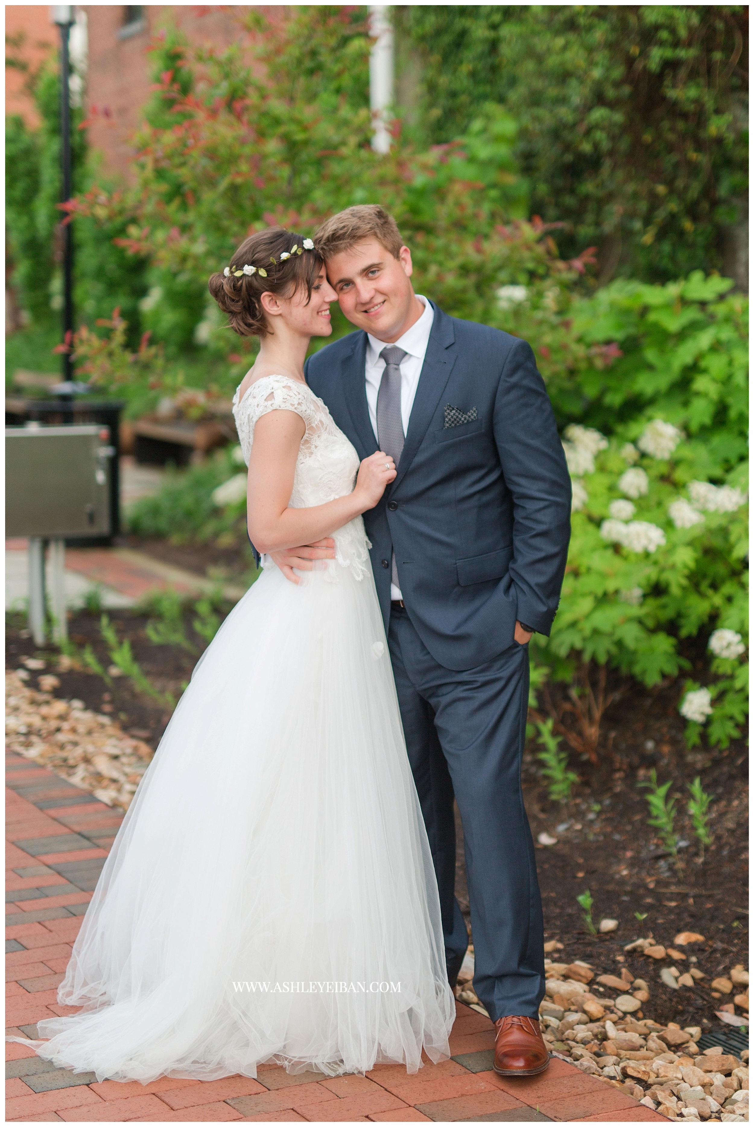 Lynchburg Wedding Photographer || Backyard Virginia Wedding || Craddock Terry Wedding || Ashley Eiban Photography || www.ashleyeiban.com