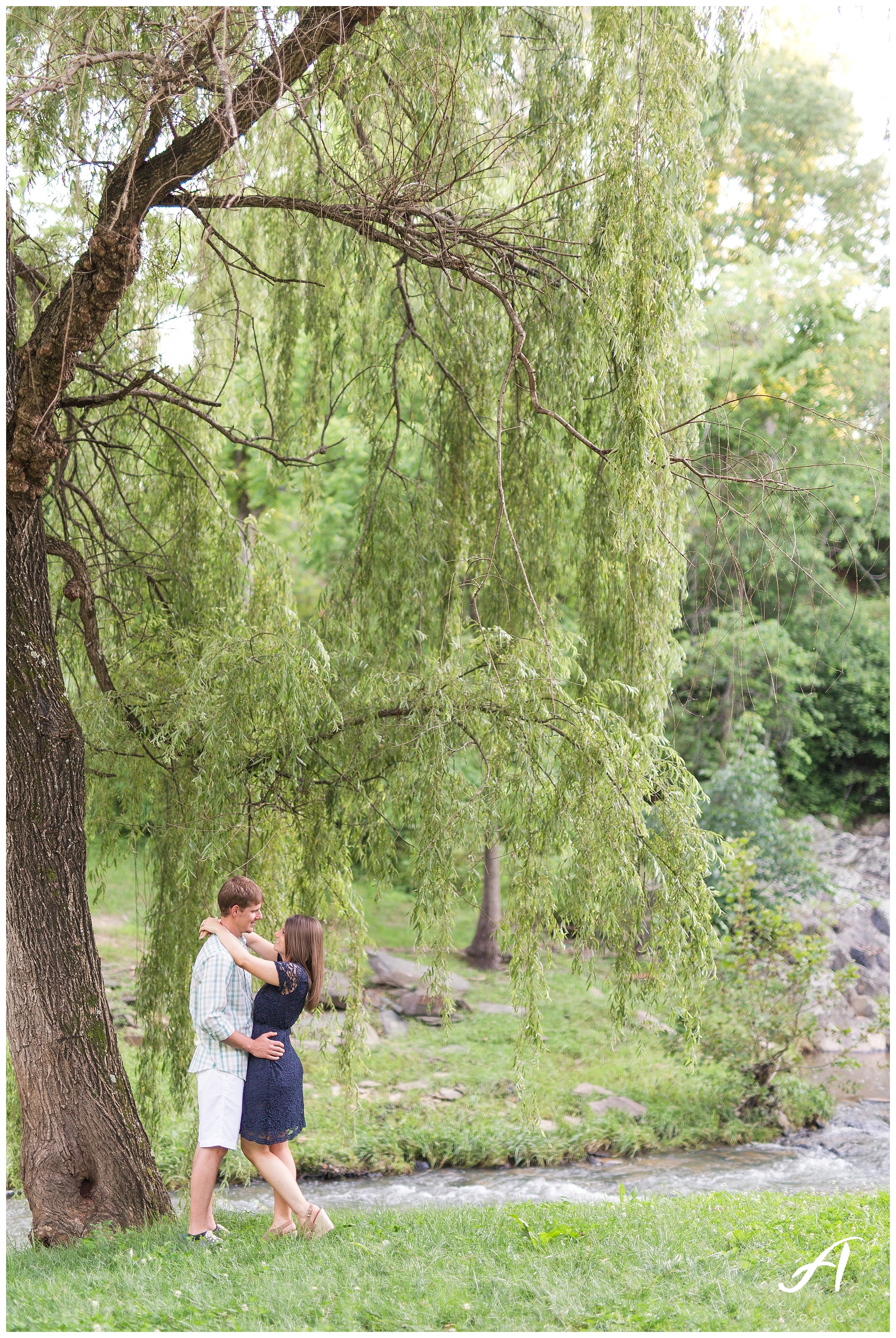 Lynchburg Virginia Wedding Photographer || Charlottesville Wedding Photographer || Ashley Eiban Photography || www.ashleyeiban.com