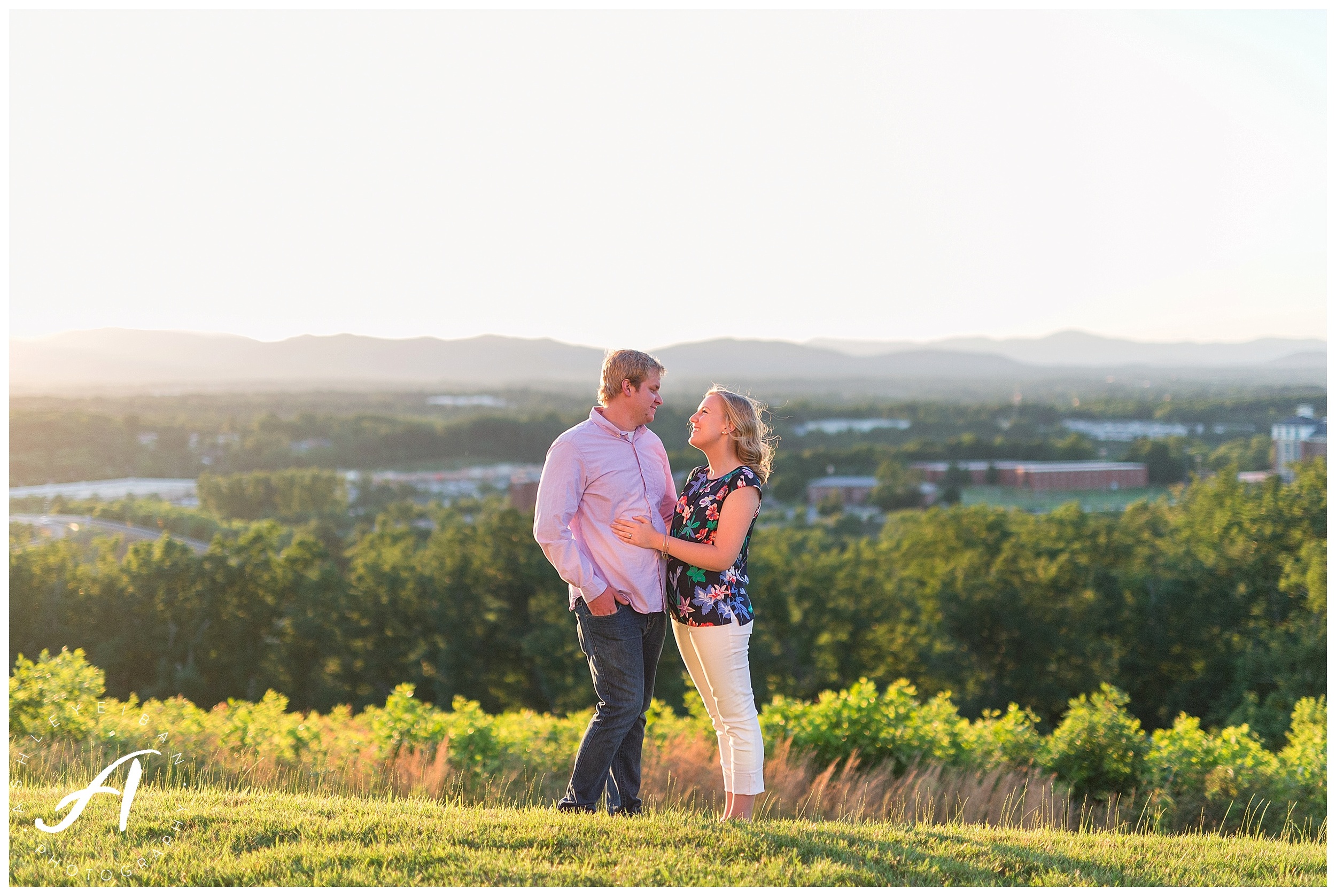 Summer Engagement Session || Lynchburg VA Wedding Photographer || Charlottesville Wedding Photographer || Ashley Eiban Photography || www.ashleyeiban.com