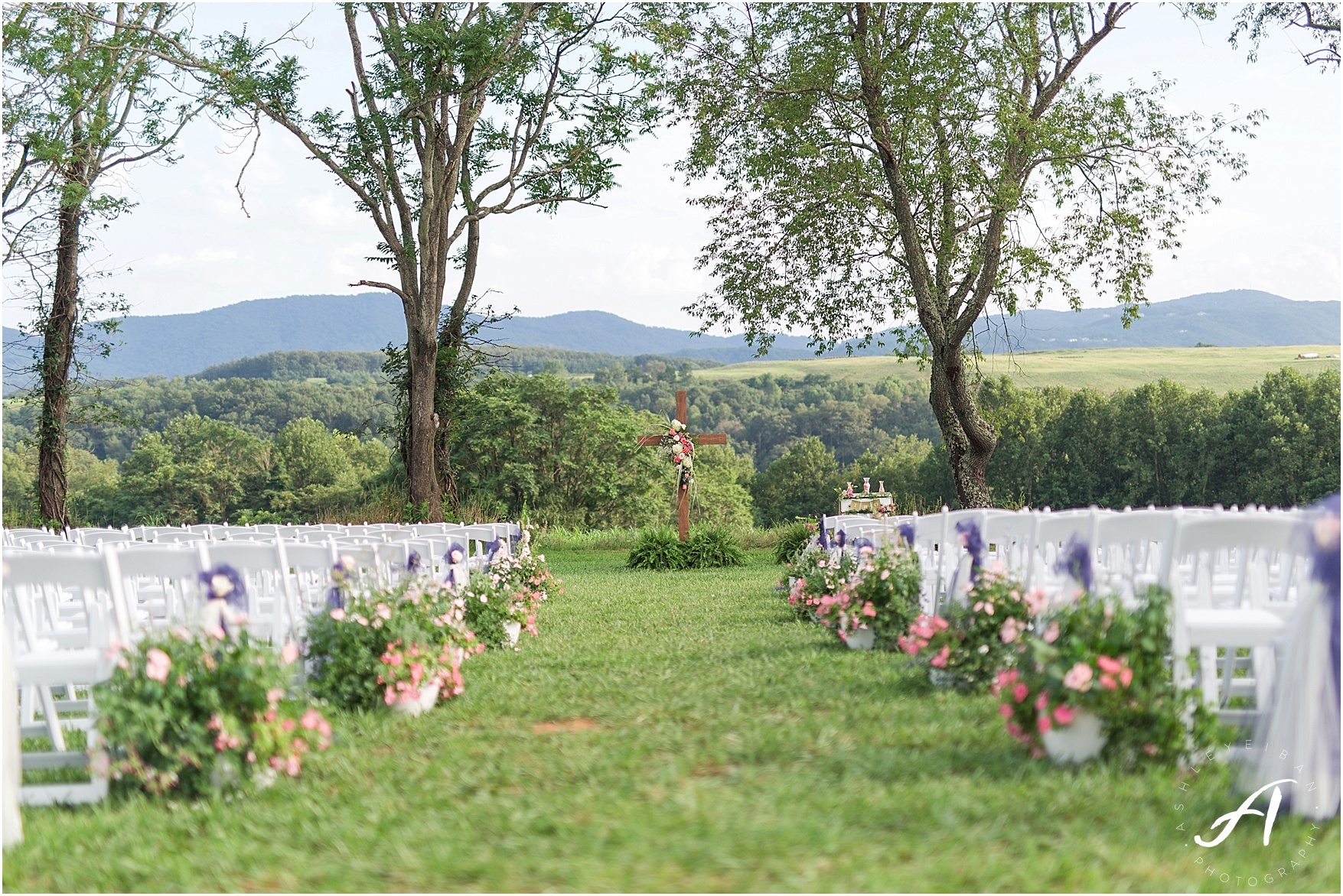 navy and coral mountain view Wedding at The Glen at The Boxtree Lodge || Braeloch Wedding in Vinton, Virginia || Ashley Eiban Photography || www.ashleyeiban.com