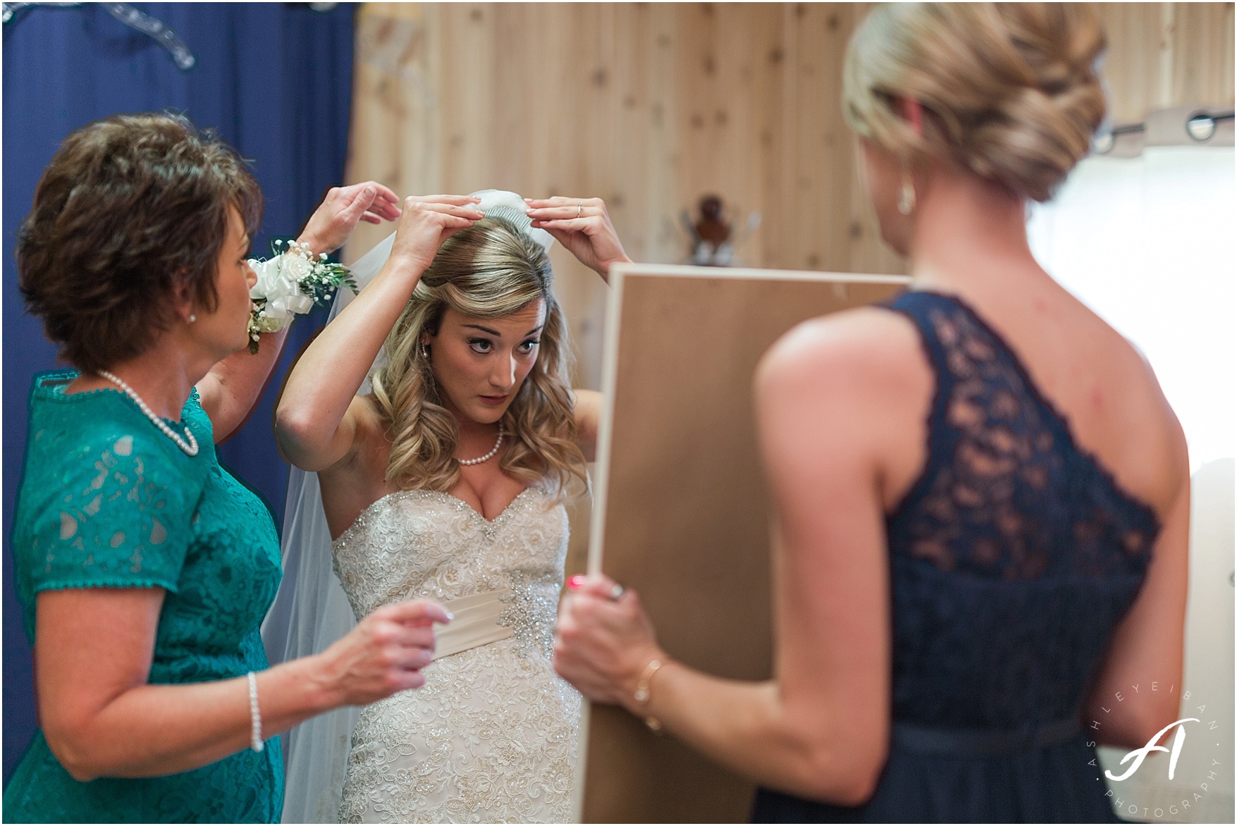 navy and coral mountain view Wedding at The Glen at The Boxtree Lodge || Braeloch Wedding in Vinton, Virginia || Ashley Eiban Photography || www.ashleyeiban.com