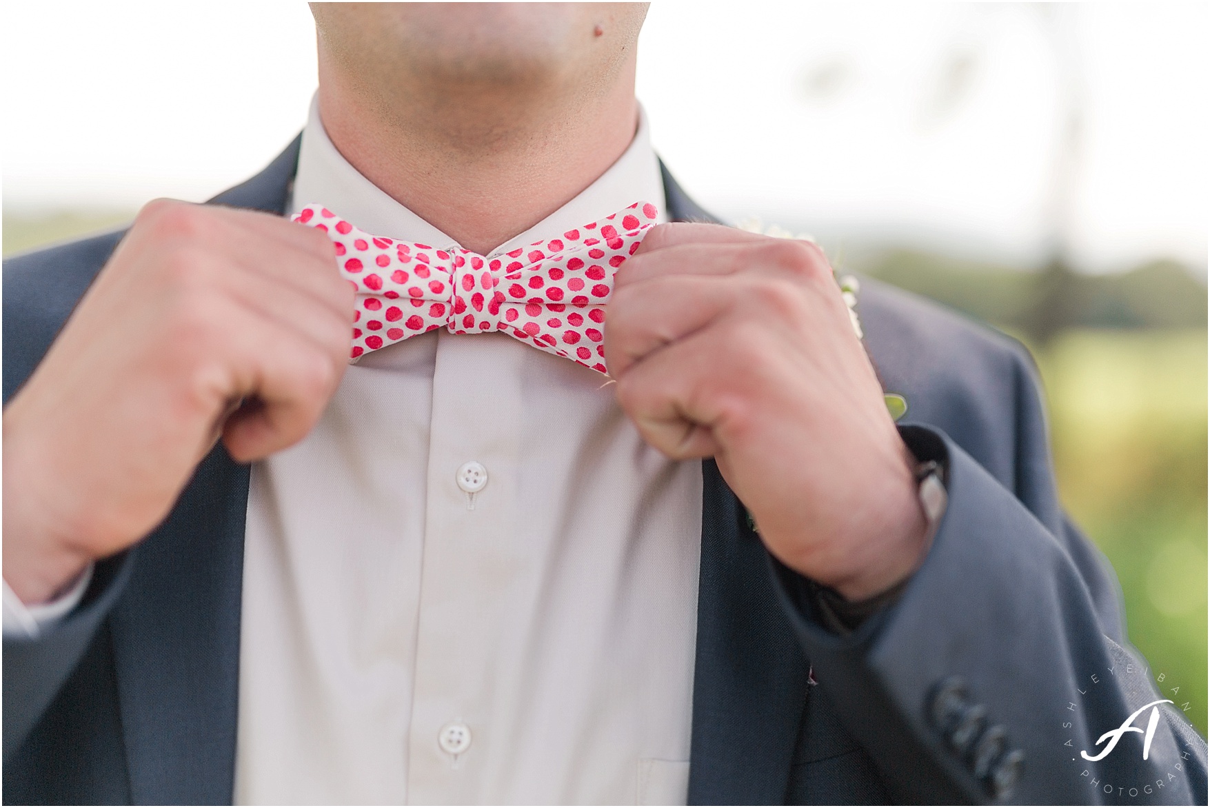 navy and coral mountain view Wedding at The Glen at The Boxtree Lodge || Braeloch Wedding in Vinton, Virginia || Ashley Eiban Photography || www.ashleyeiban.com