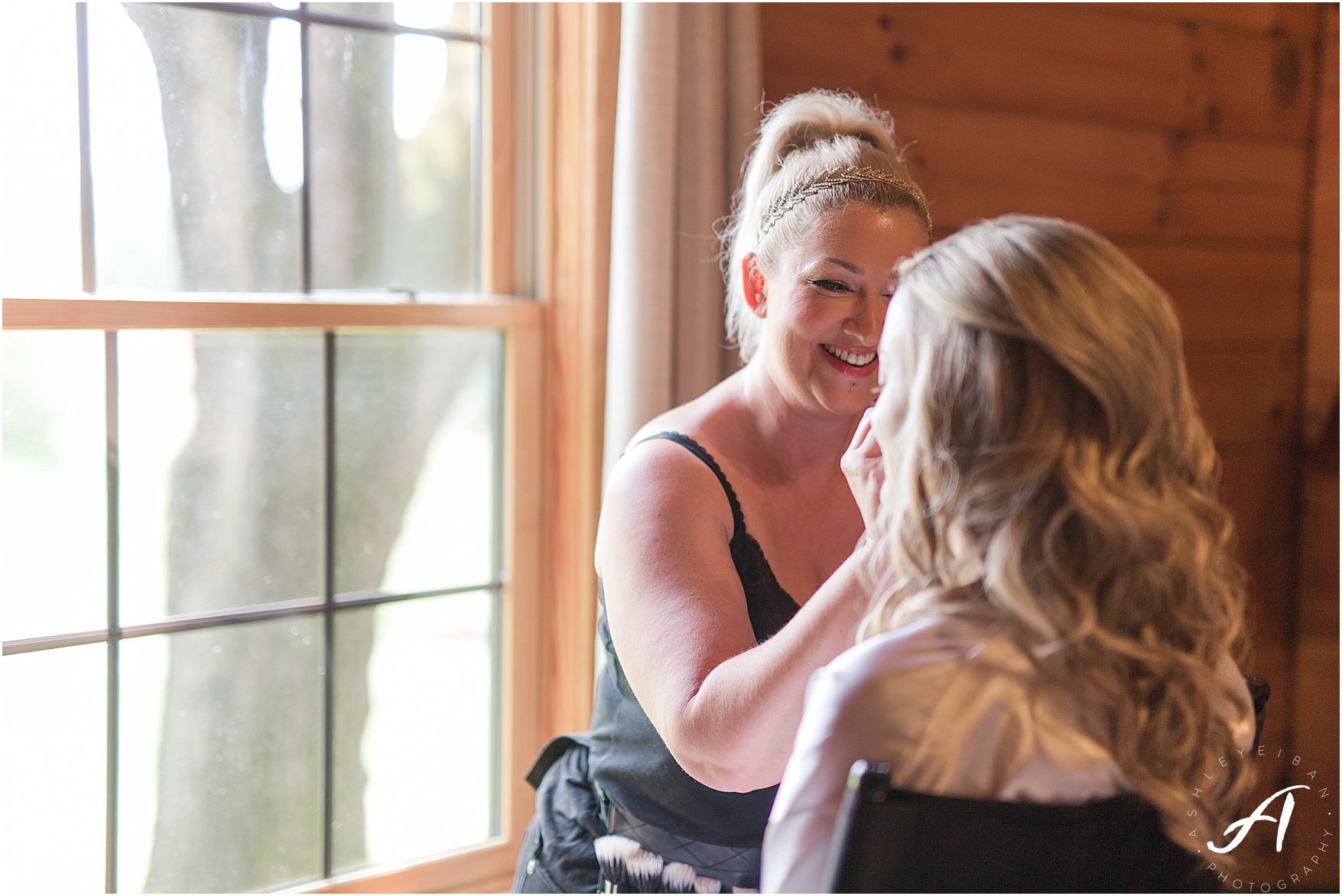 navy and coral mountain view Wedding at The Glen at The Boxtree Lodge || Braeloch Wedding in Vinton, Virginia || Ashley Eiban Photography || www.ashleyeiban.com