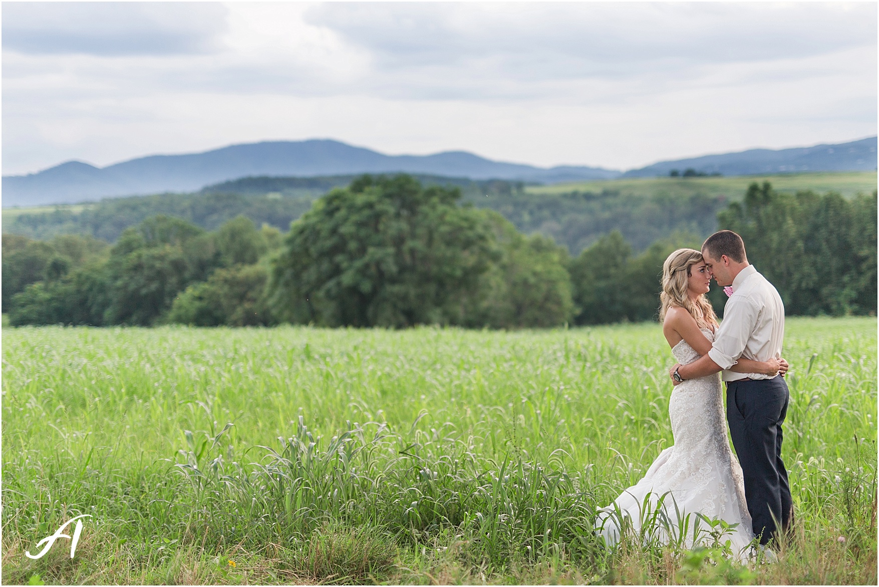 navy and coral mountain view Wedding at The Glen at The Boxtree Lodge || Braeloch Wedding in Vinton, Virginia || Ashley Eiban Photography || www.ashleyeiban.com