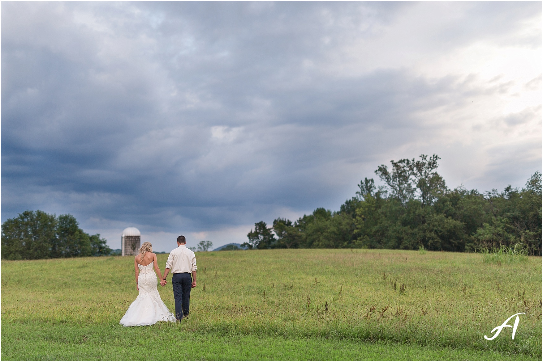 navy and coral mountain view Wedding at The Glen at The Boxtree Lodge || Braeloch Wedding in Vinton, Virginia || Ashley Eiban Photography || www.ashleyeiban.com