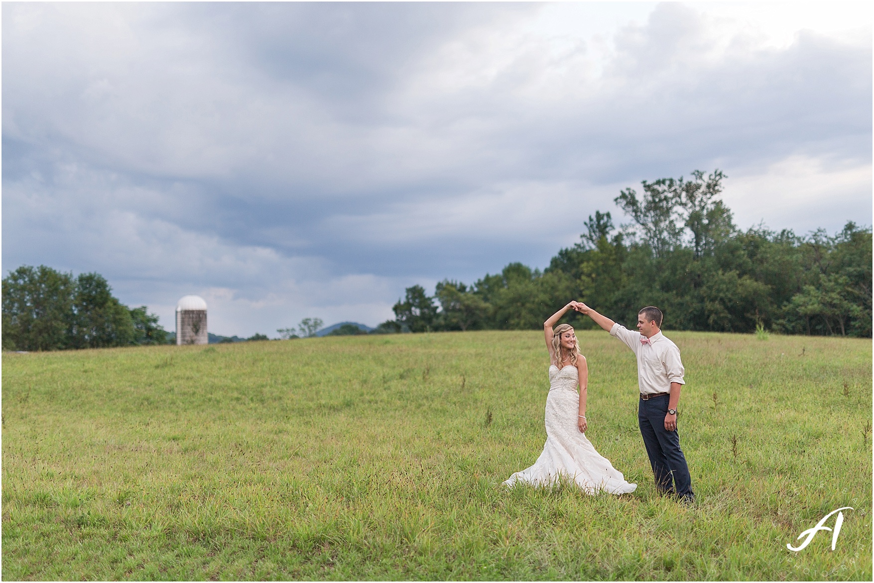 navy and coral mountain view Wedding at The Glen at The Boxtree Lodge || Braeloch Wedding in Vinton, Virginia || Ashley Eiban Photography || www.ashleyeiban.com