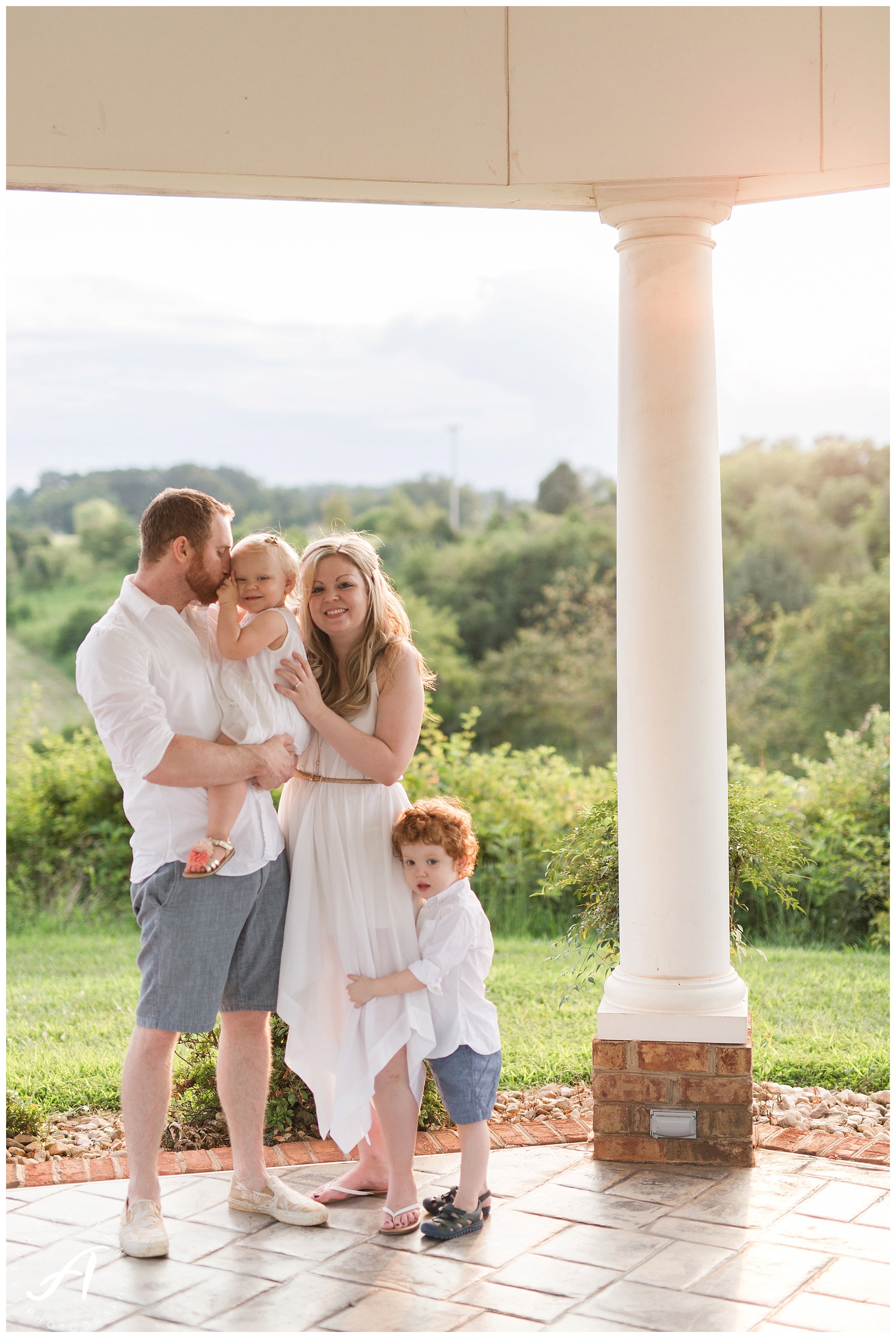 Lynchburg Virginia Family Photographer || Central VA Wedding and Portrait Photographer || Ashley Eiban Photography || www.ashleyeiban.com