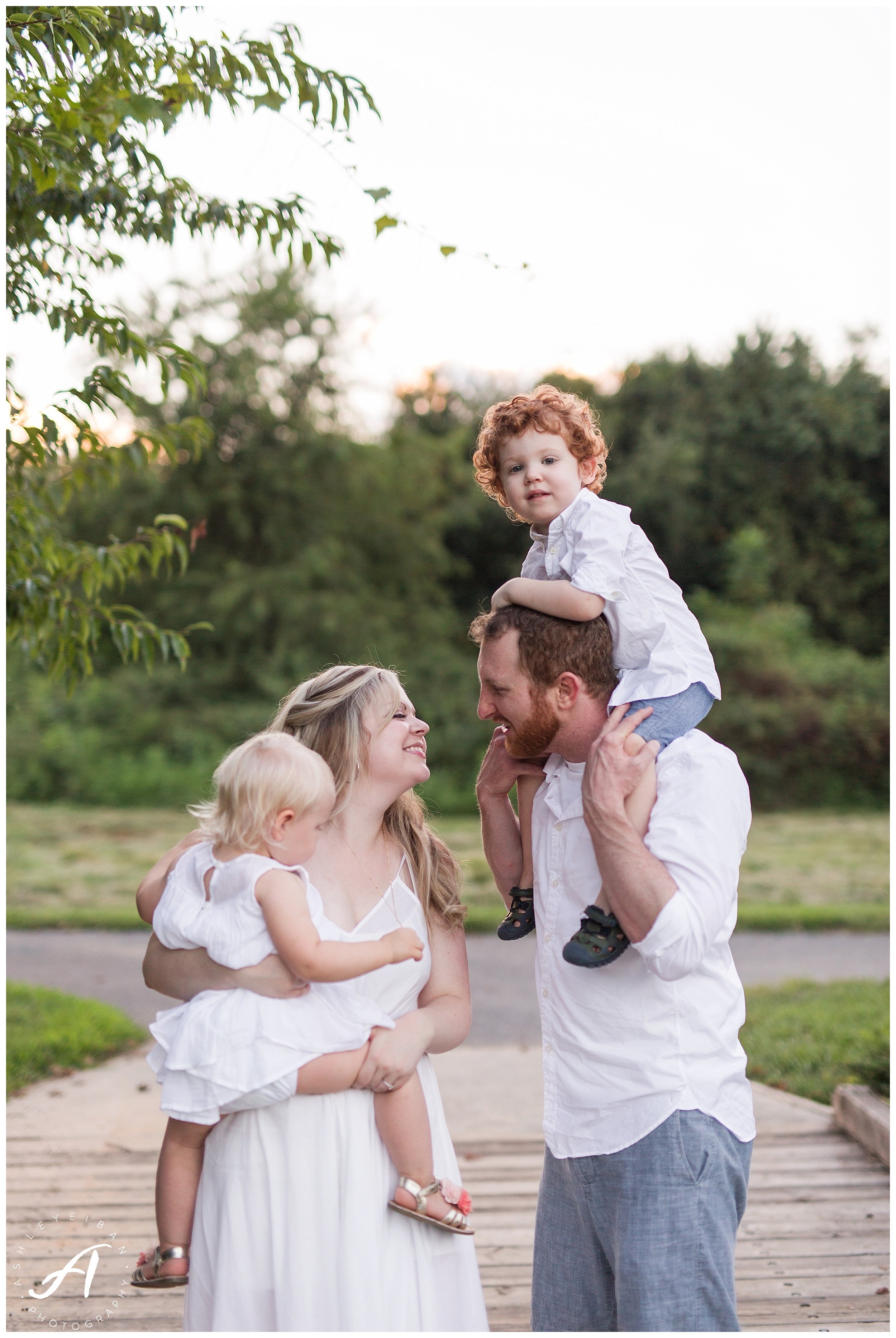 Lynchburg Virginia Family Photographer || Central VA Wedding and Portrait Photographer || Ashley Eiban Photography || www.ashleyeiban.com