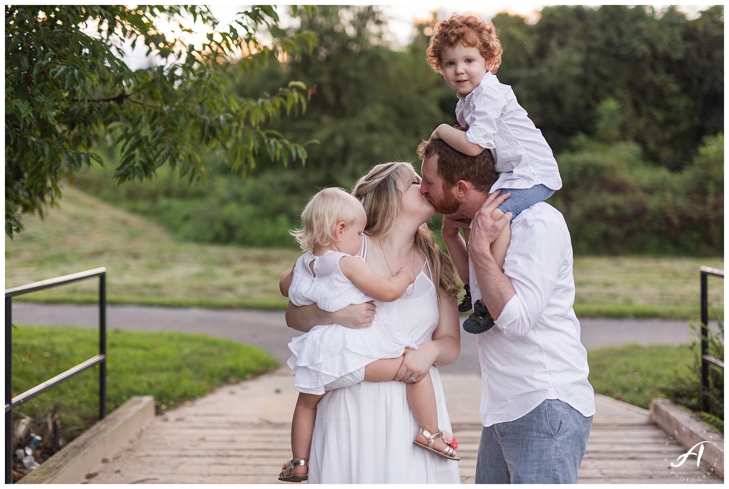 Lynchburg Virginia Family Photographer || Central VA Wedding and Portrait Photographer || Ashley Eiban Photography || www.ashleyeiban.com