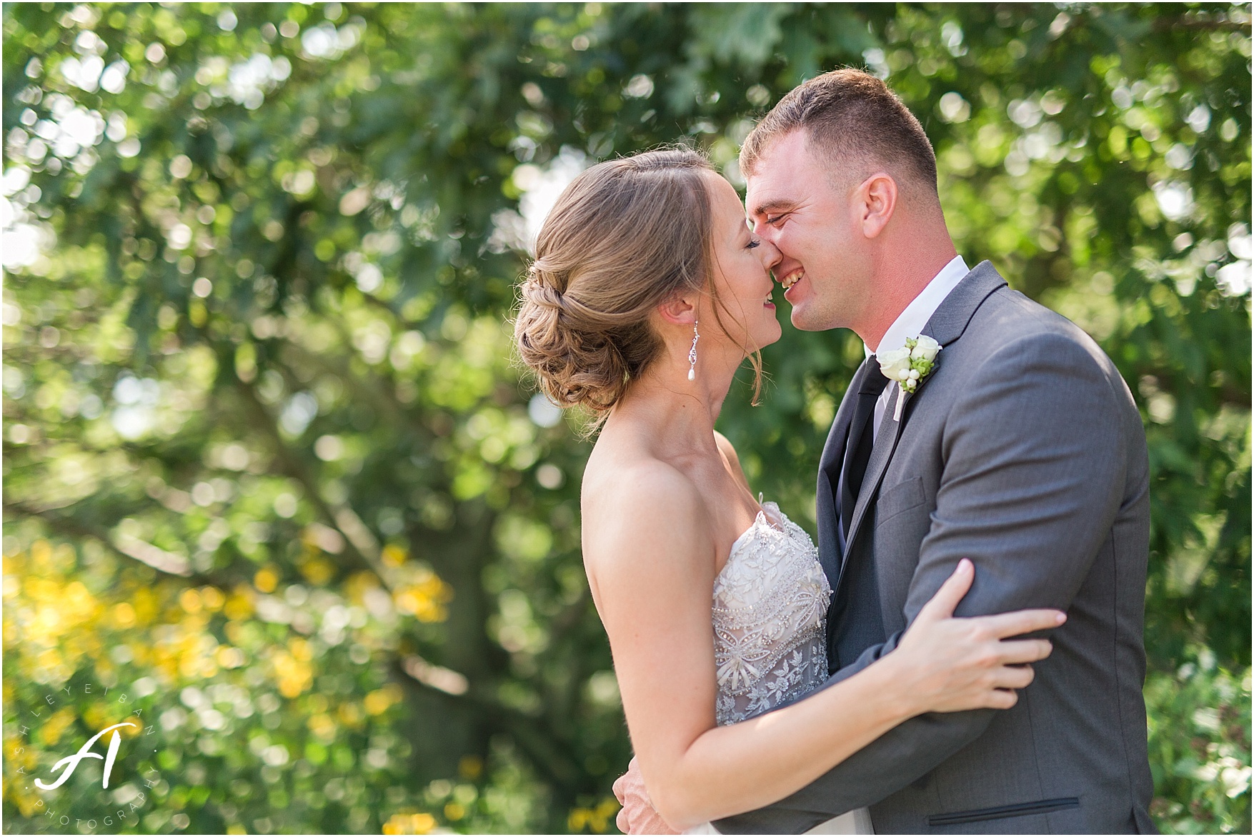 Wintergreen Resort Wedding || Elegant gray and green summer wedding || Ashley Eiban Photography || www.ashleyeiban.com