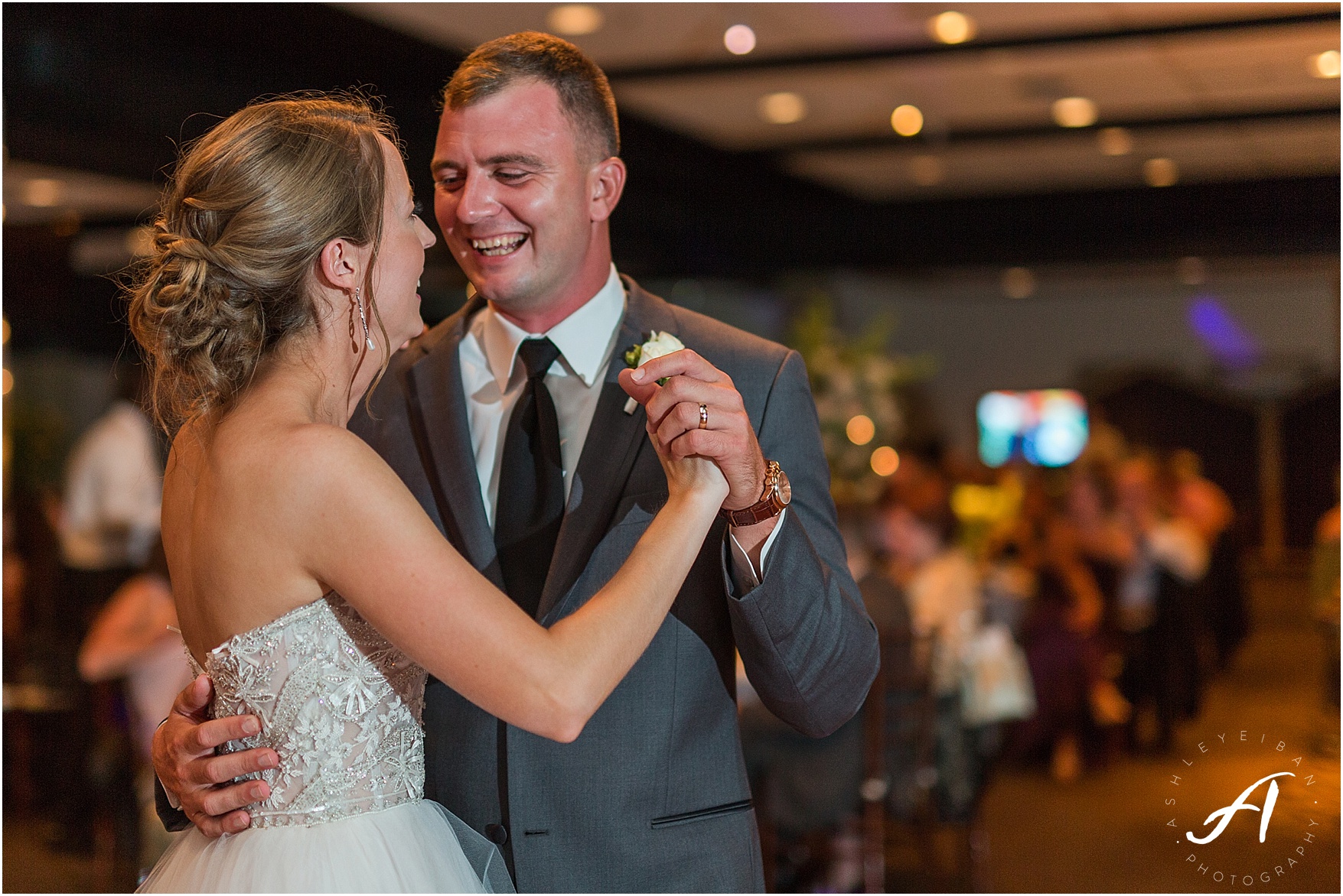 Wintergreen Resort Wedding || Elegant gray and green summer wedding || Ashley Eiban Photography || www.ashleyeiban.com