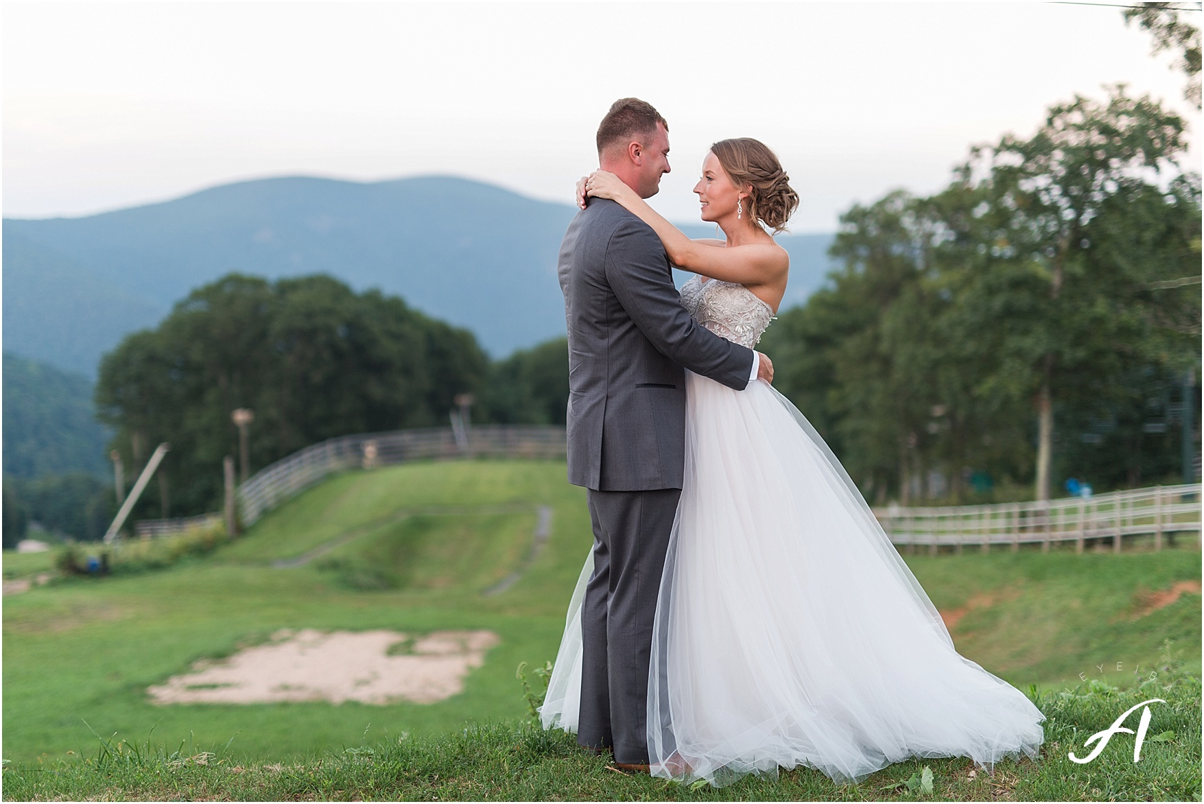 Wintergreen Resort Wedding || Elegant gray and green summer wedding || Ashley Eiban Photography || www.ashleyeiban.com