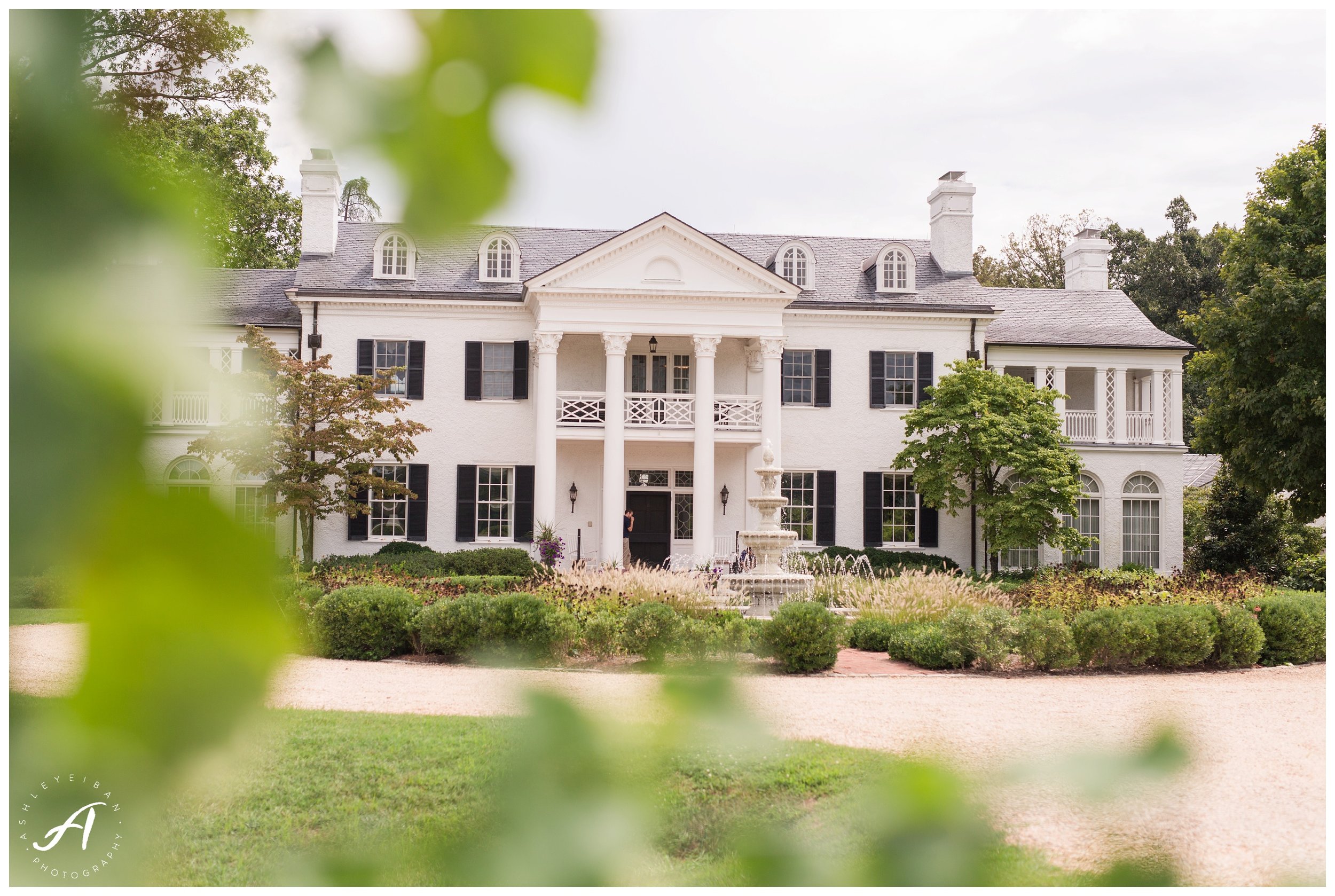 Charlottesville, VA Wedding Photographer || Keswick Vineyard Wedding || Colorful Vineyard Wedding || Ashley Eiban Photography || www.ashleyeiban.com