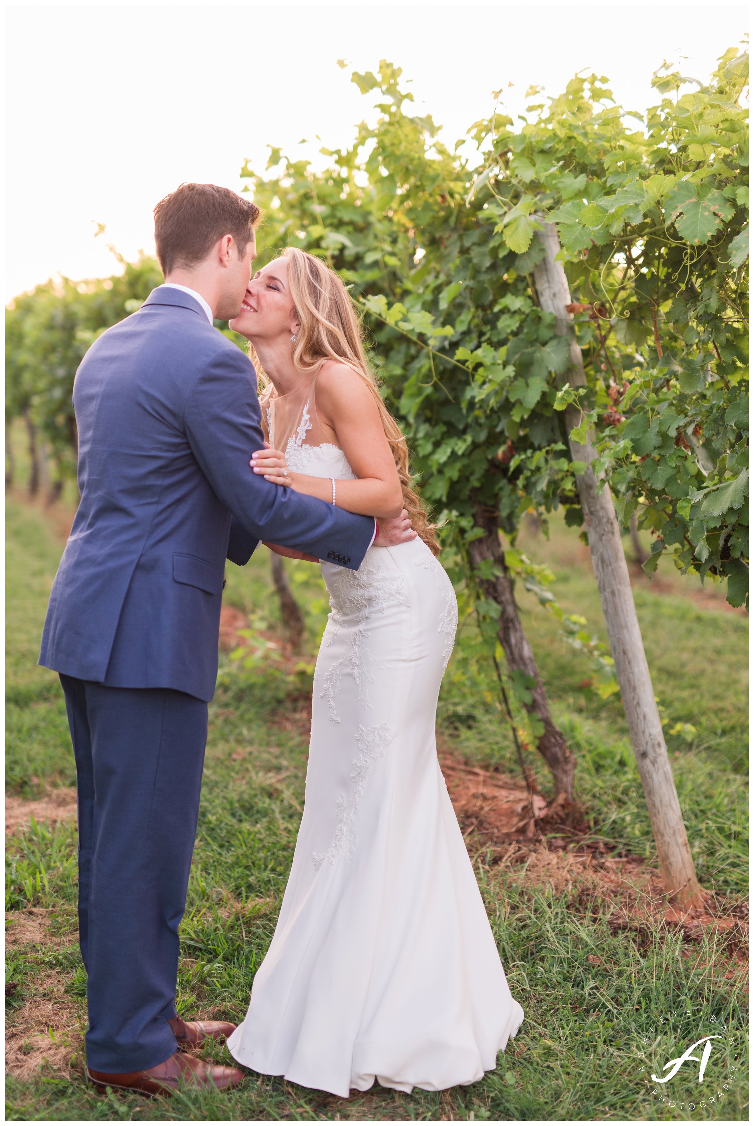 Charlottesville, VA Wedding Photographer || Keswick Vineyard Wedding || Colorful Vineyard Wedding || Ashley Eiban Photography || www.ashleyeiban.com