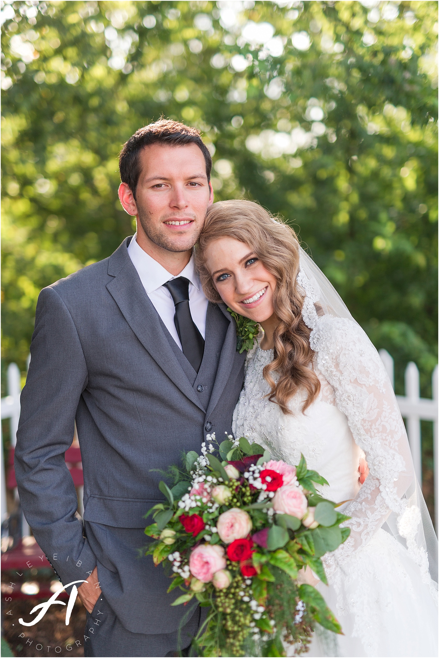 Farmville Wedding Photographer || Autumn Backyard Wedding in Central Virginia || Ashley Eiban Photography || www.ashleyeiban.com